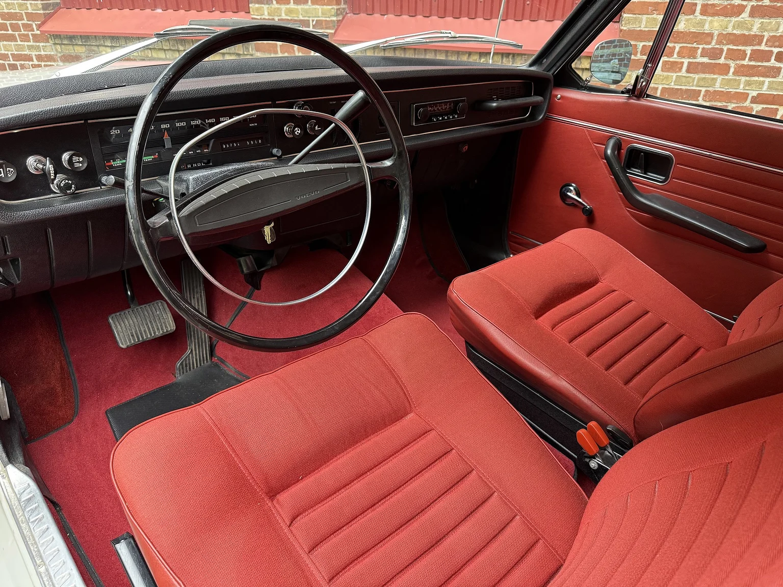 Interiörbild 1970 Volvo 142 2.0 Automatic (1)