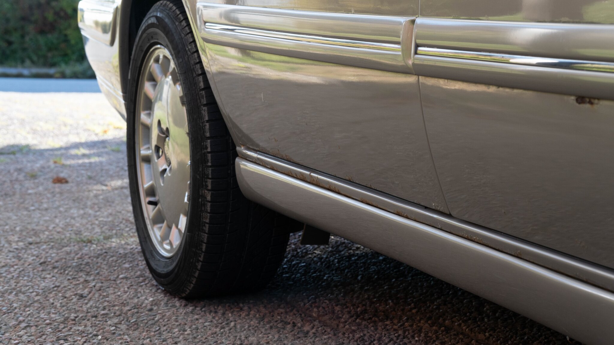 Exterior image of 1996 VOLVO 960 Executive