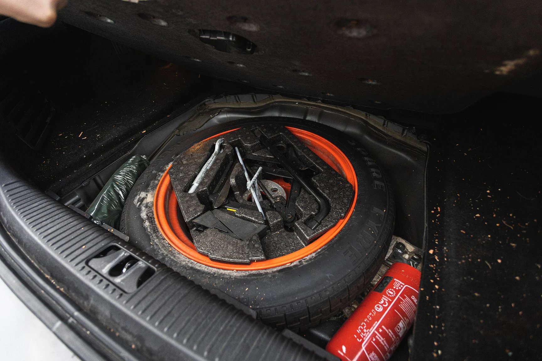 Innenraumfoto von 2011 Jaguar XK Cabriolet (26)