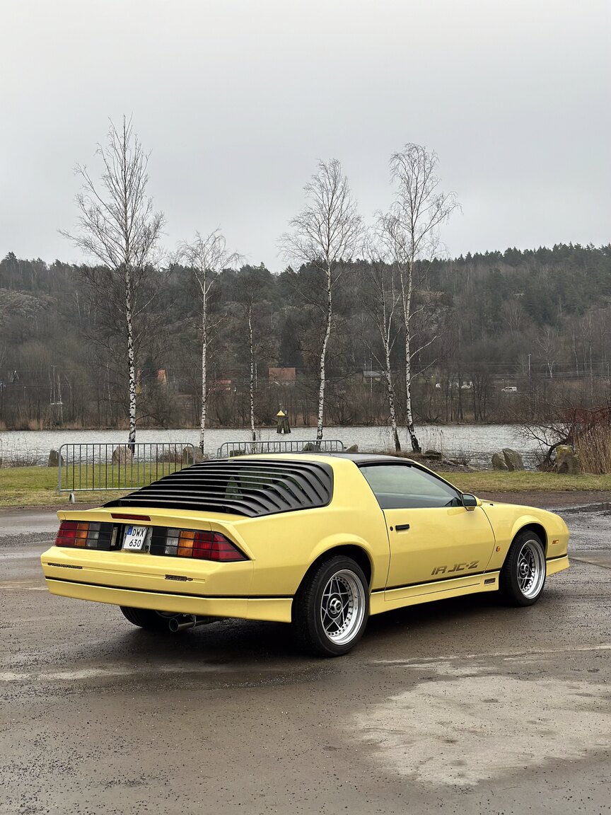 Exterior image of 1987 Chevrolet Camaro Z28