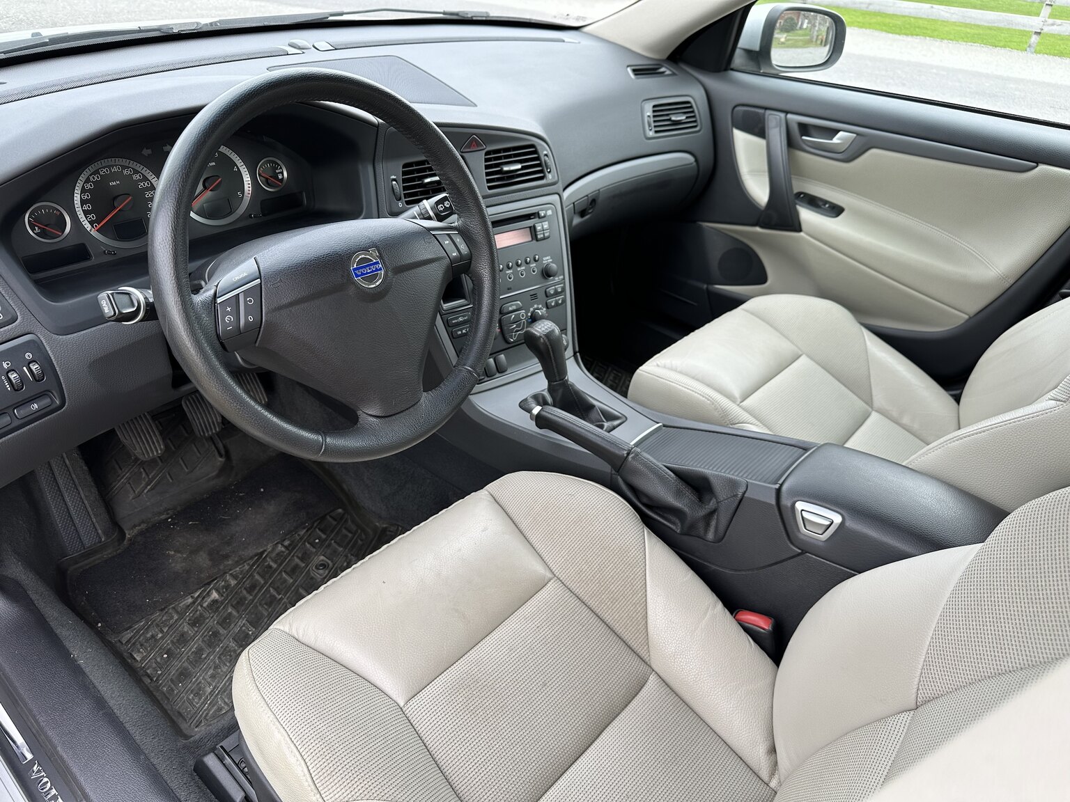 Interior image of 2008 Volvo V70 Classic