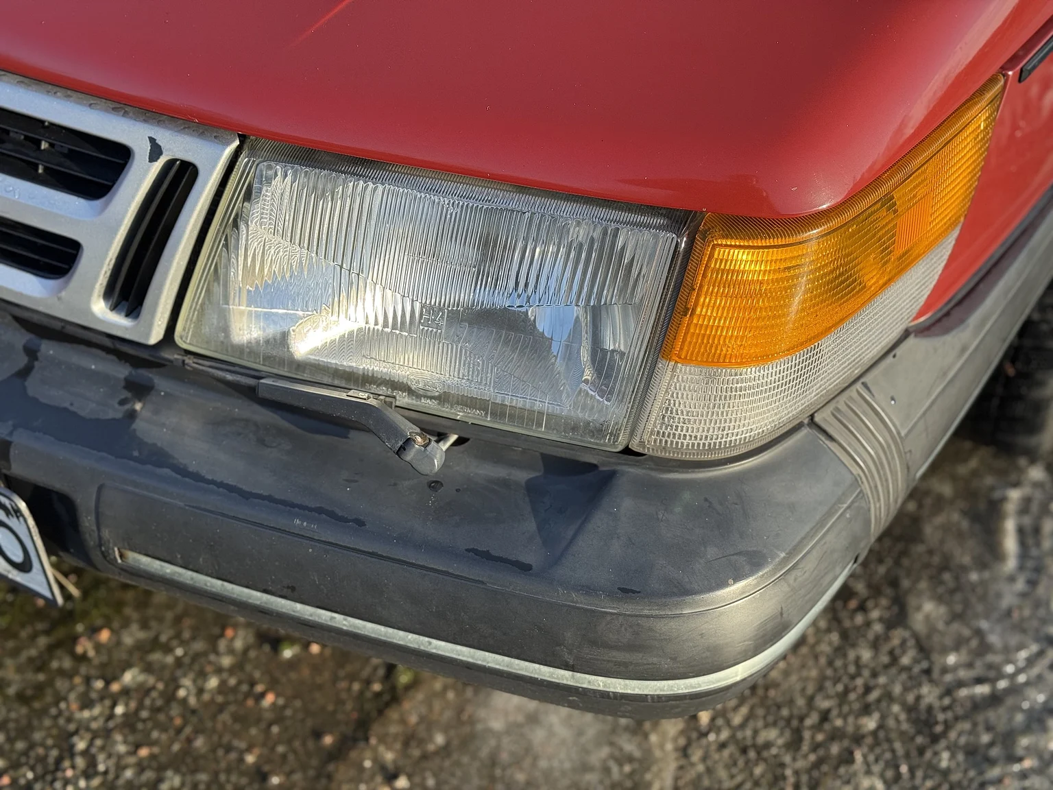 Exterior image of 1991 SAAB 900S Turbo 2-door (26)