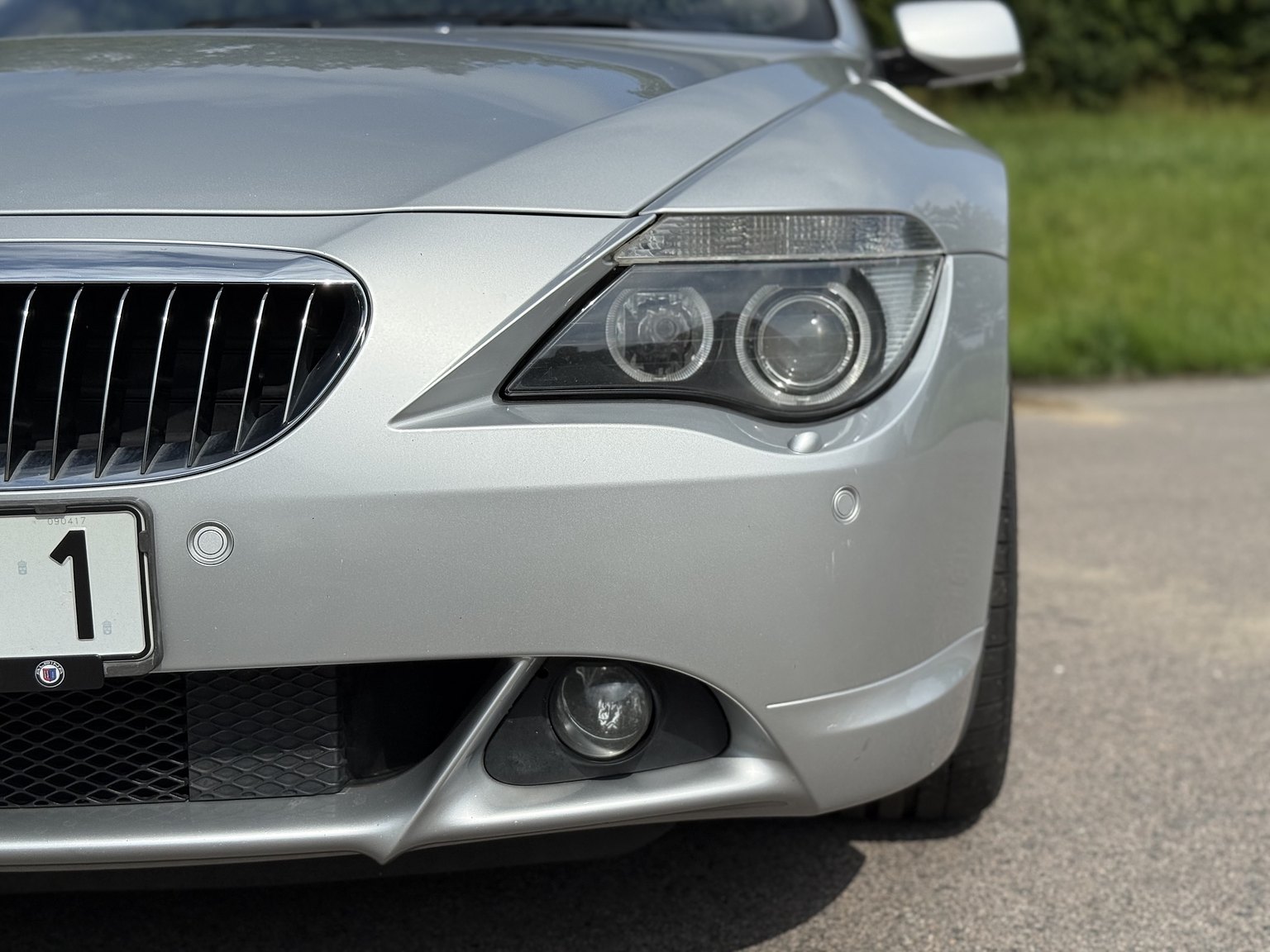 Exterior image of 2004 BMW 645Ci Convertible