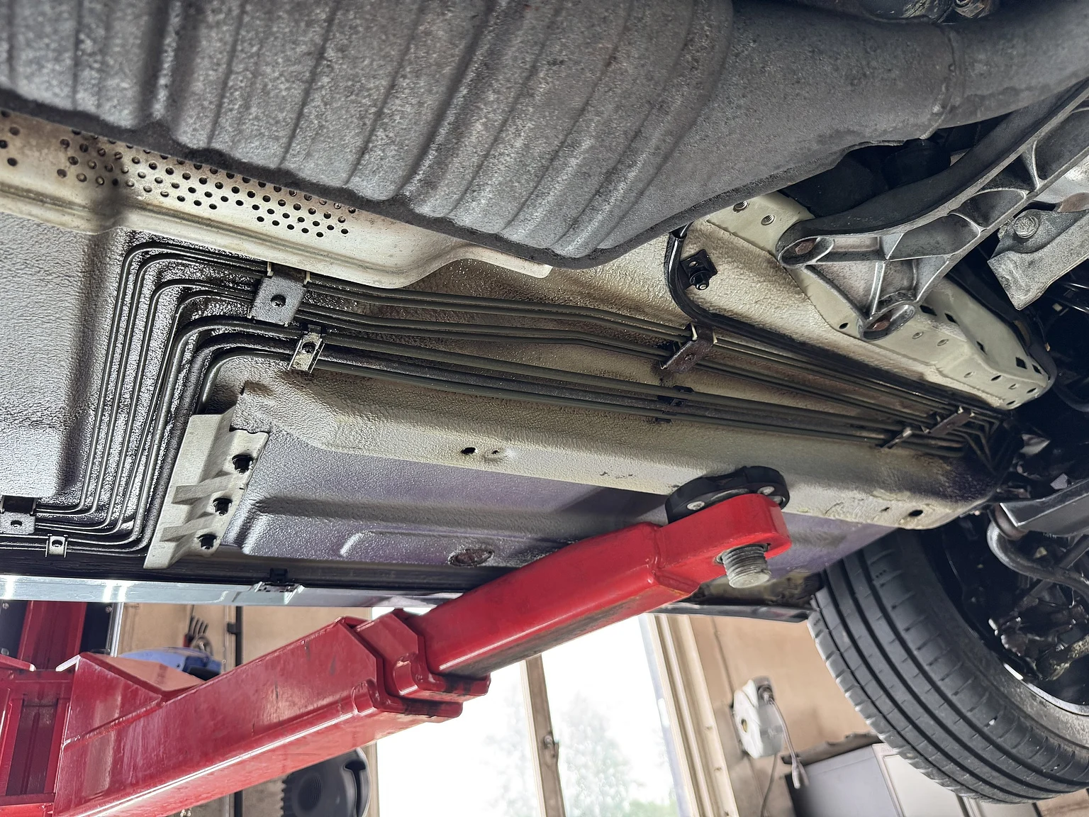 Image of 1993 BMW M5 Touring 3.8 Manual (50) mechanics