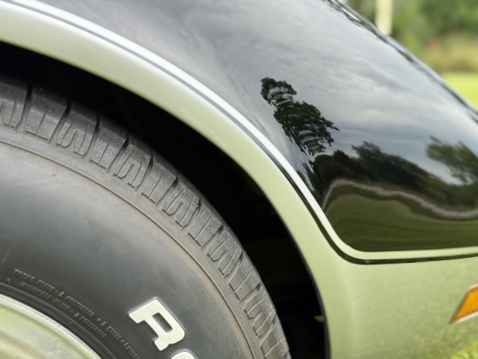 Exterior image of 1973 Chevrolet Corvette Stingray