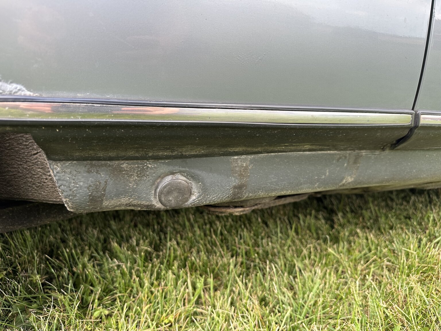 Exteriörbild på 1984 Mercedes-Benz 230 CE