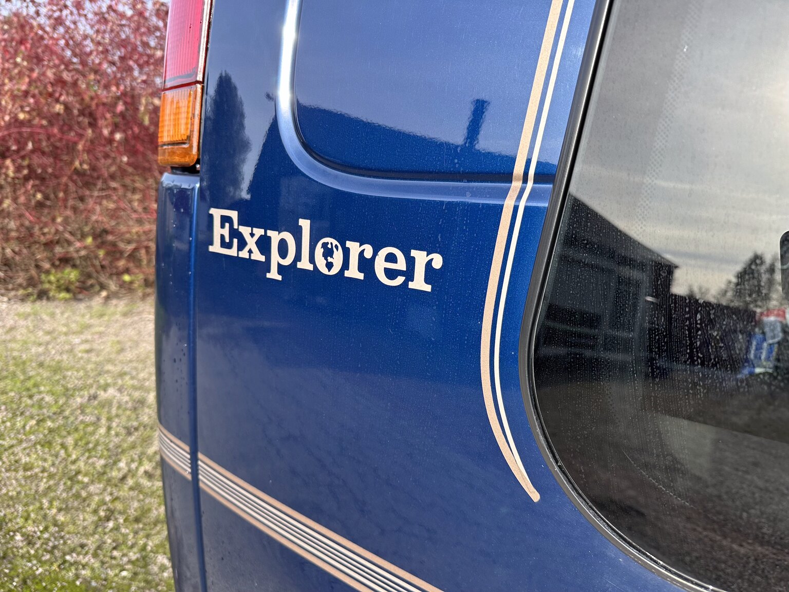 Exteriörbild på 2000 GMC Savana G1500 Conversion Van
