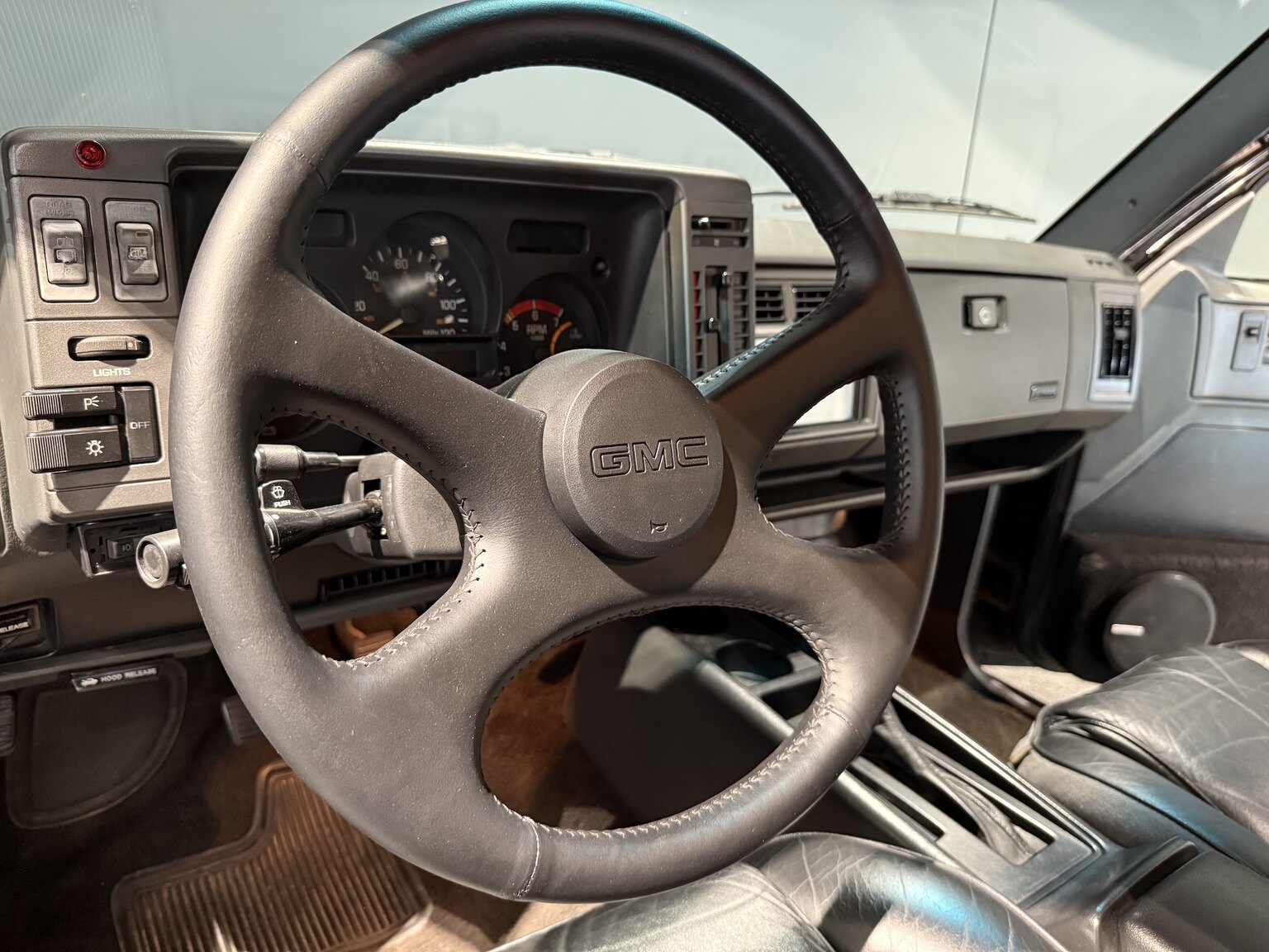Interior image of 1992 GMC Typhoon 