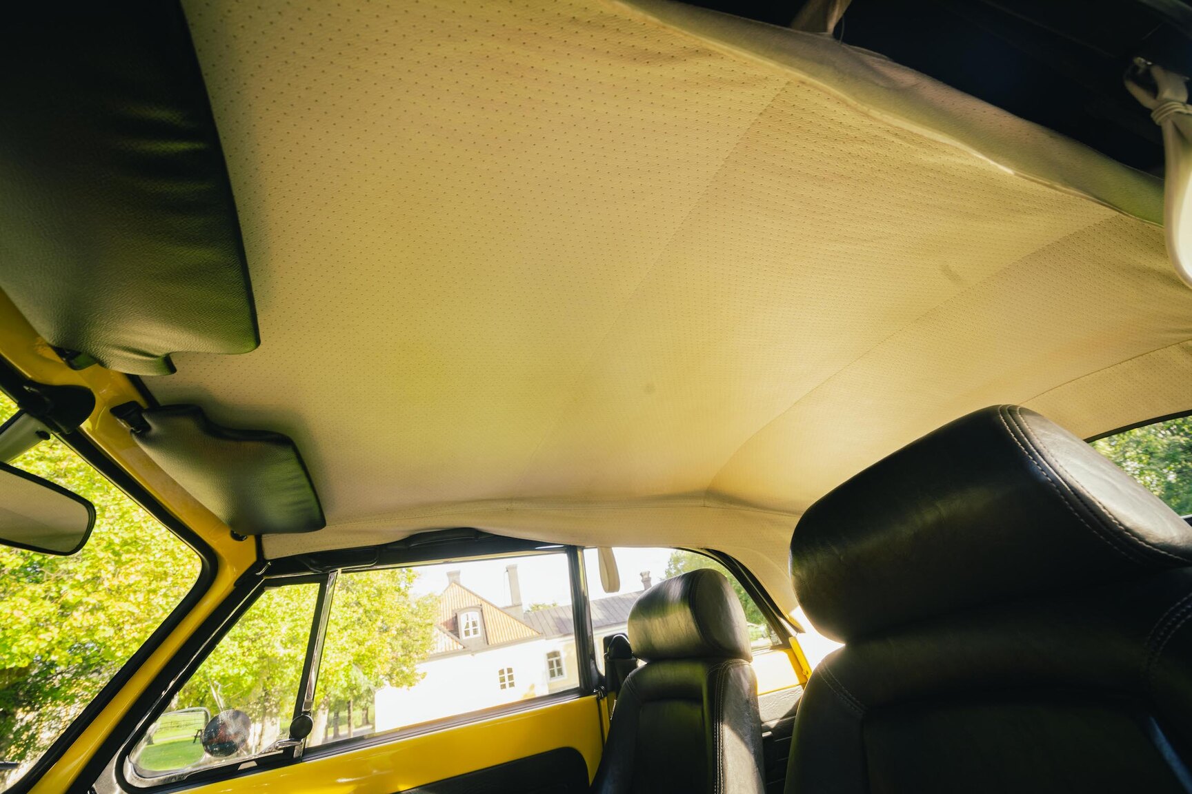 Interiörbild 1973 Volkswagen Bubbla Karmann 1303 LS (35)