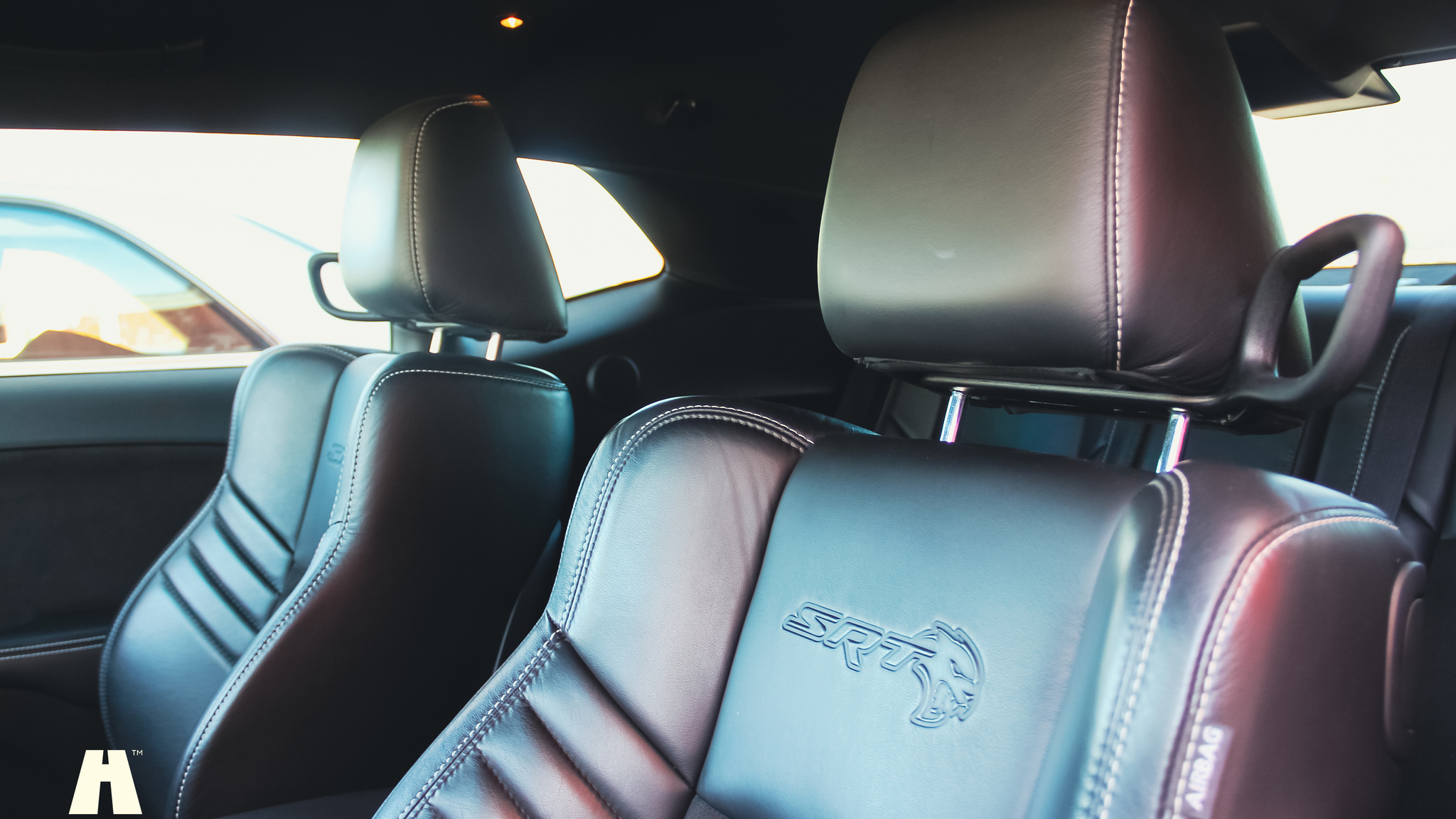 Interiörbild 2019 Dodge Challenger Hellcat (3)