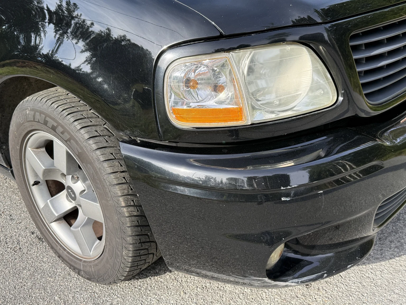 Exterior image of 2002 Ford F-150 SVT Lightning (4)
