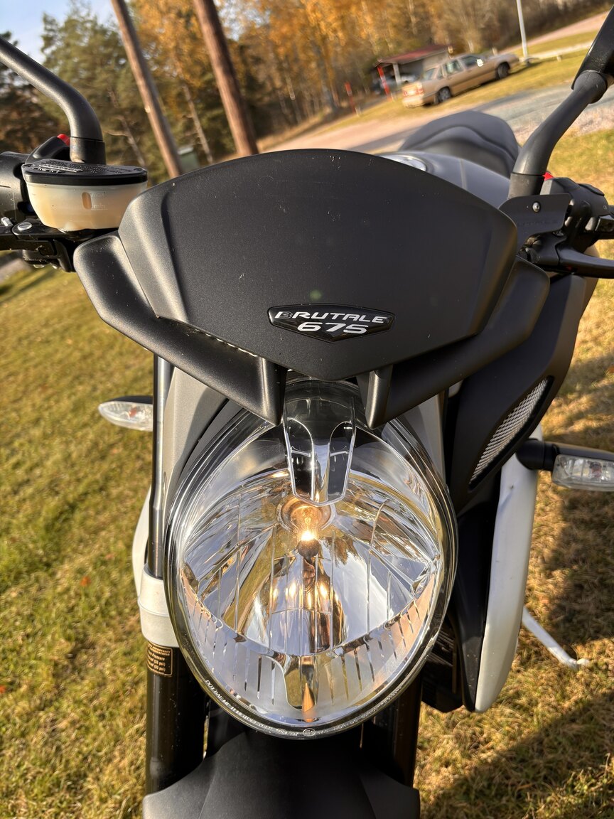 Exterior image of 2014 MV Agusta Brutale 675