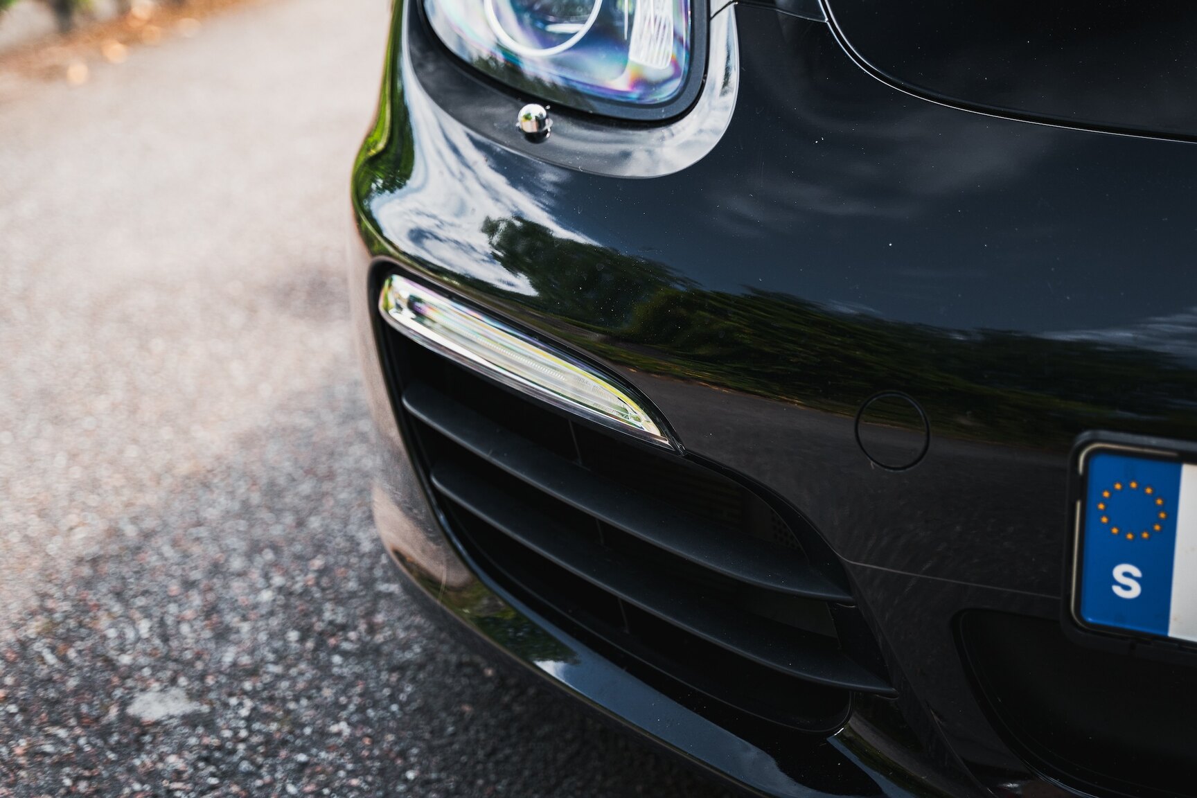 Exterior image of 2013 Porsche Boxster S (24)