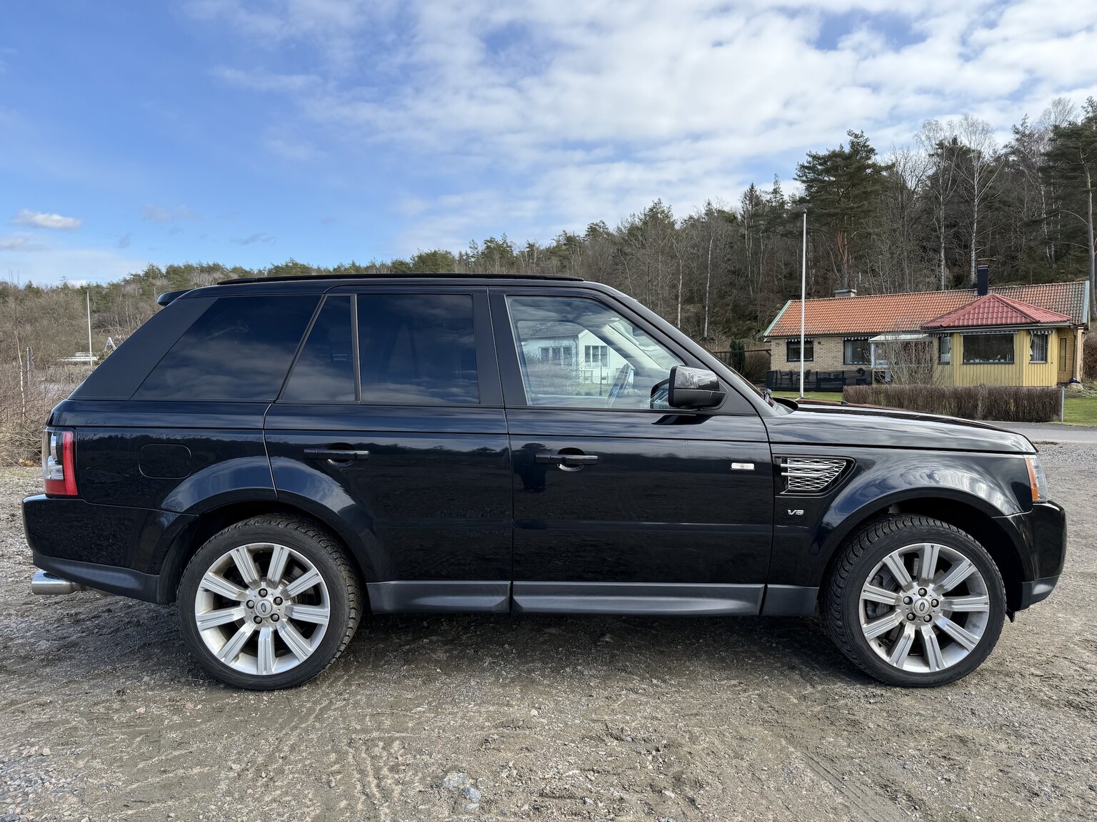 Exteriörbild på 2012 Land Rover Range Rover Sport V8