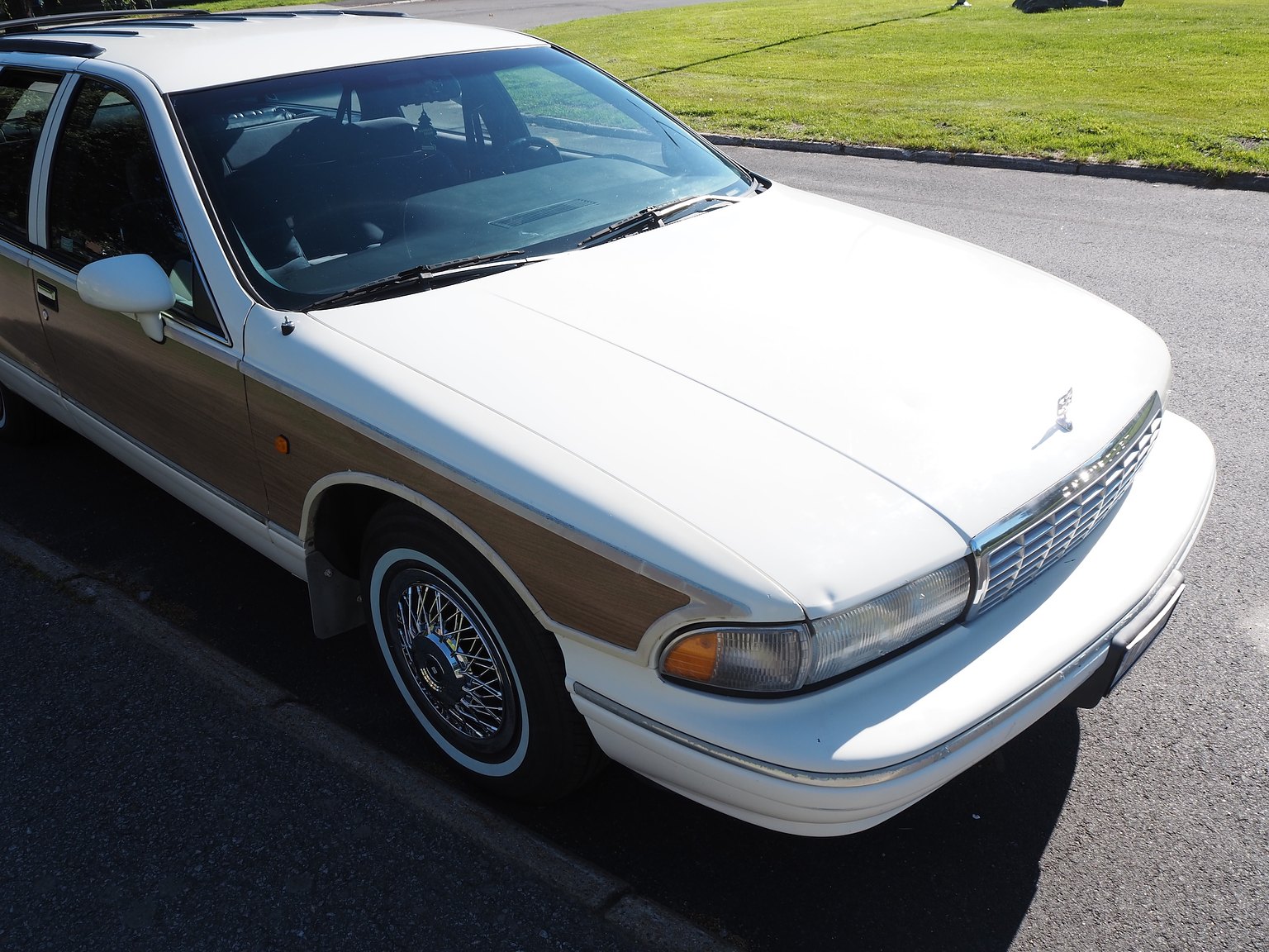 Exterior image of 1993 Chevrolet Caprice Classic Wagon 5.7 V8 