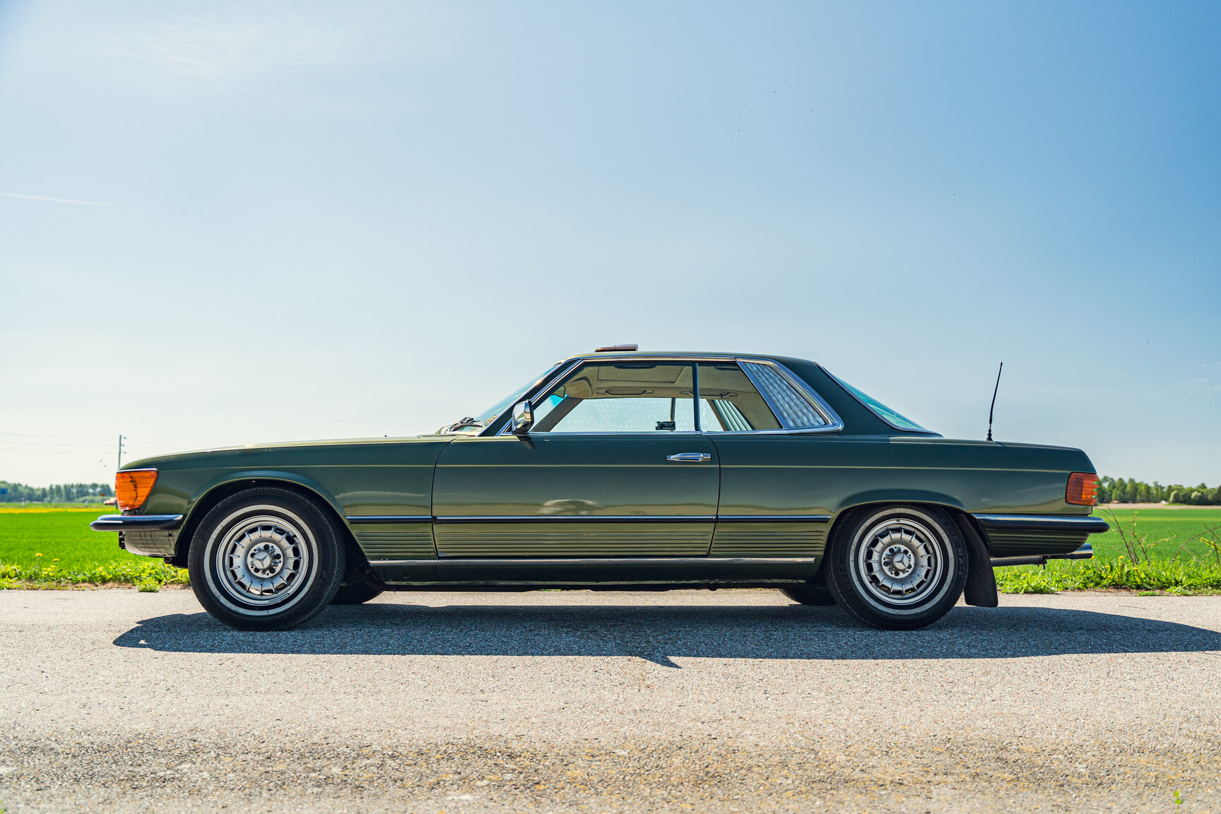 Exterior image of 1976 Mercedes-Benz 450 SLC (6)