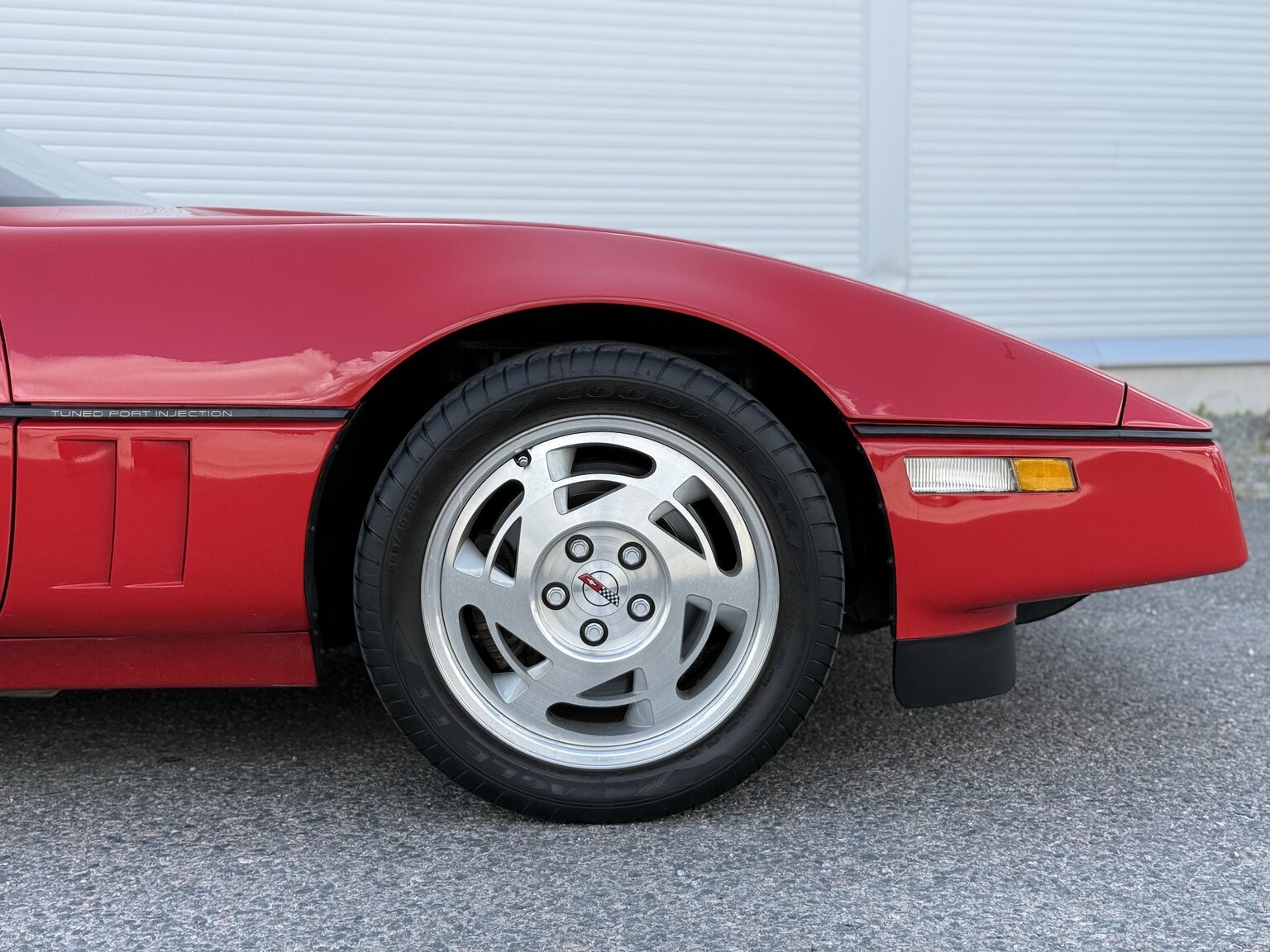 Exterior image of 1990 Chevrolet Corvette ZR-1 Targa