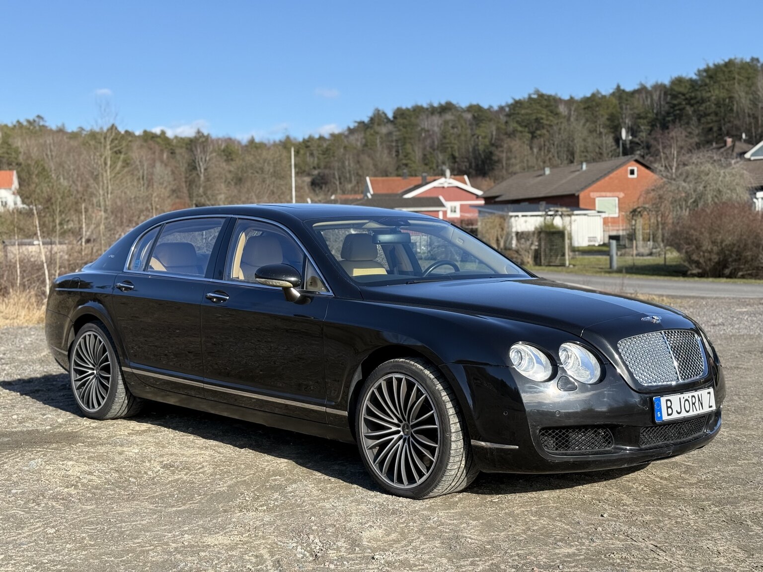 Exteriörbild på 2005 Bentley Flying Spur