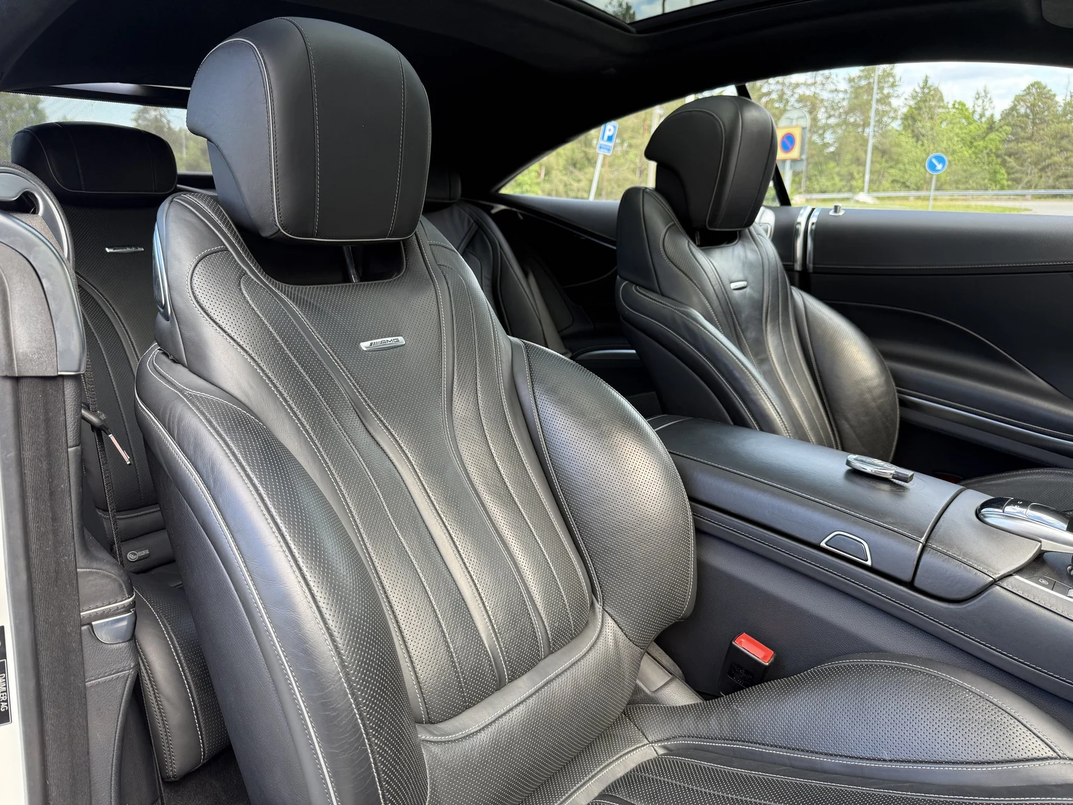 Innenraumfoto von 2016 Mercedes-Benz S 63 AMG 4MATIC (64)