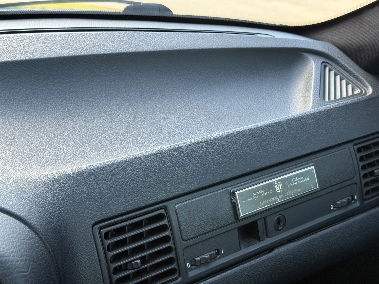 Interior image of 1993 ALPINA B6 2.8 (18)