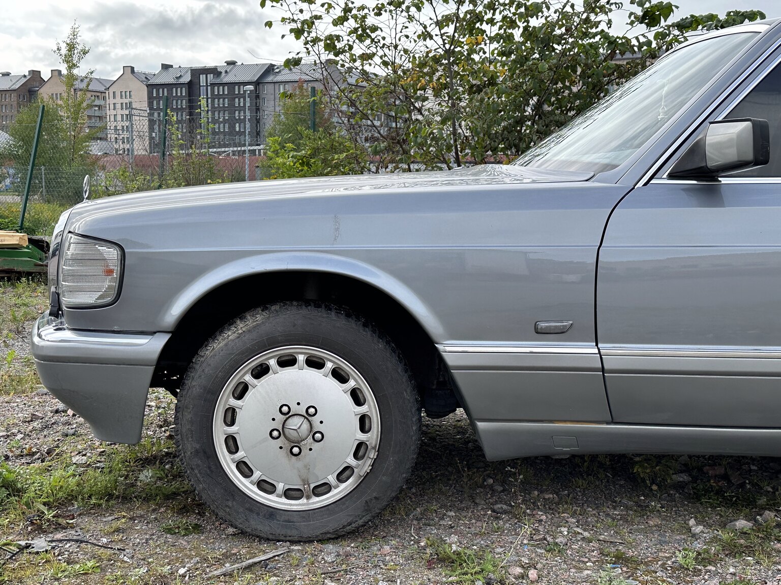 Exterior image of 1987 Mercedes 300 SE