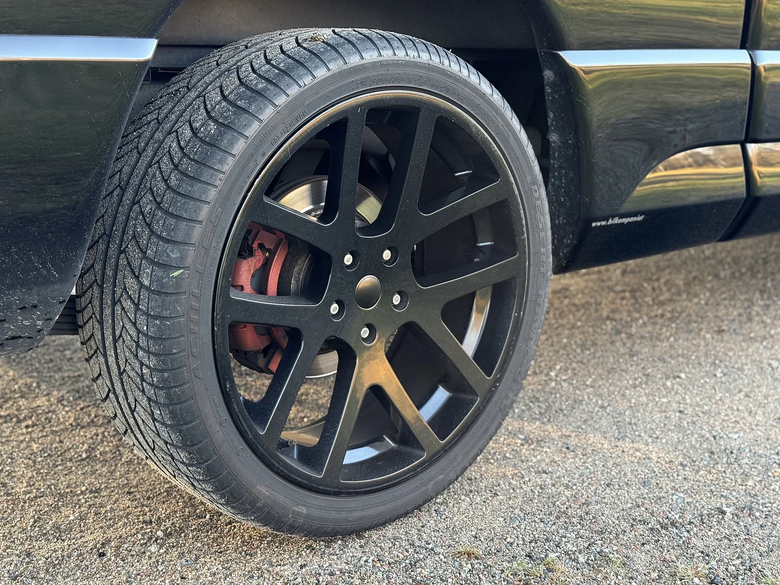 Exterior image of 2004 Dodge Ram SRT-10 (43)