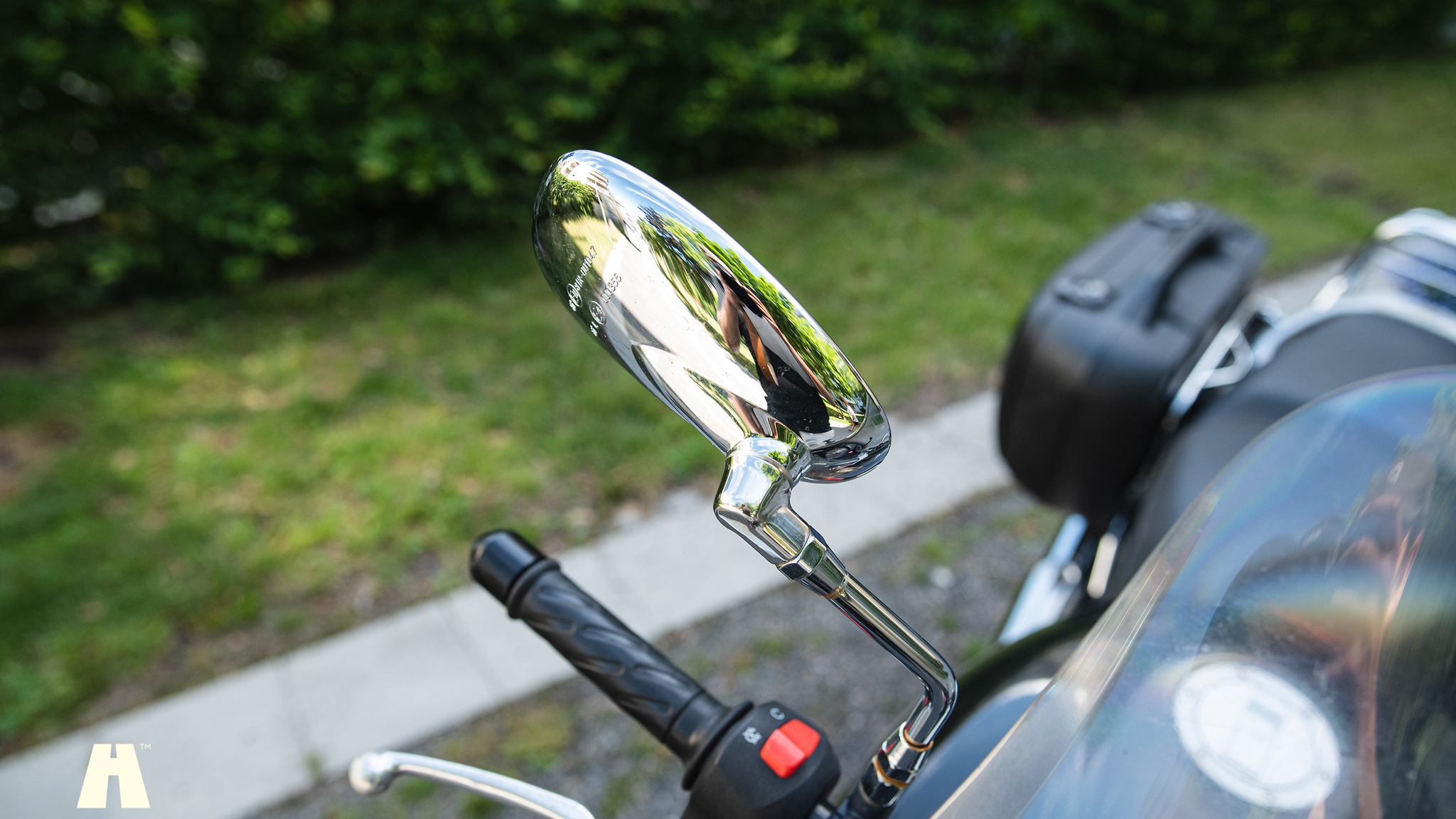 Exteriörbild på 2005 Moto Guzzi Breva 750i
