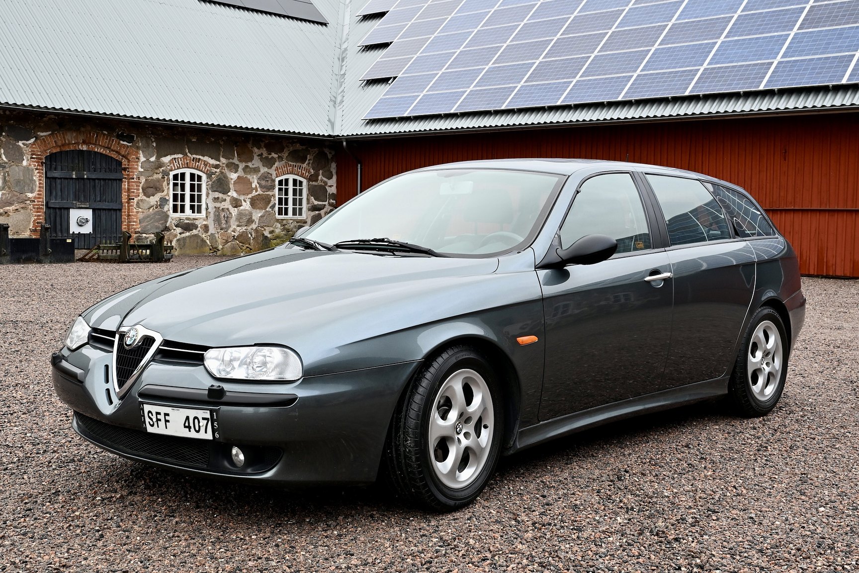 Exteriörbild på 2000 Alfa Romeo 156 Sportwagon TS Selespeed Distinctive