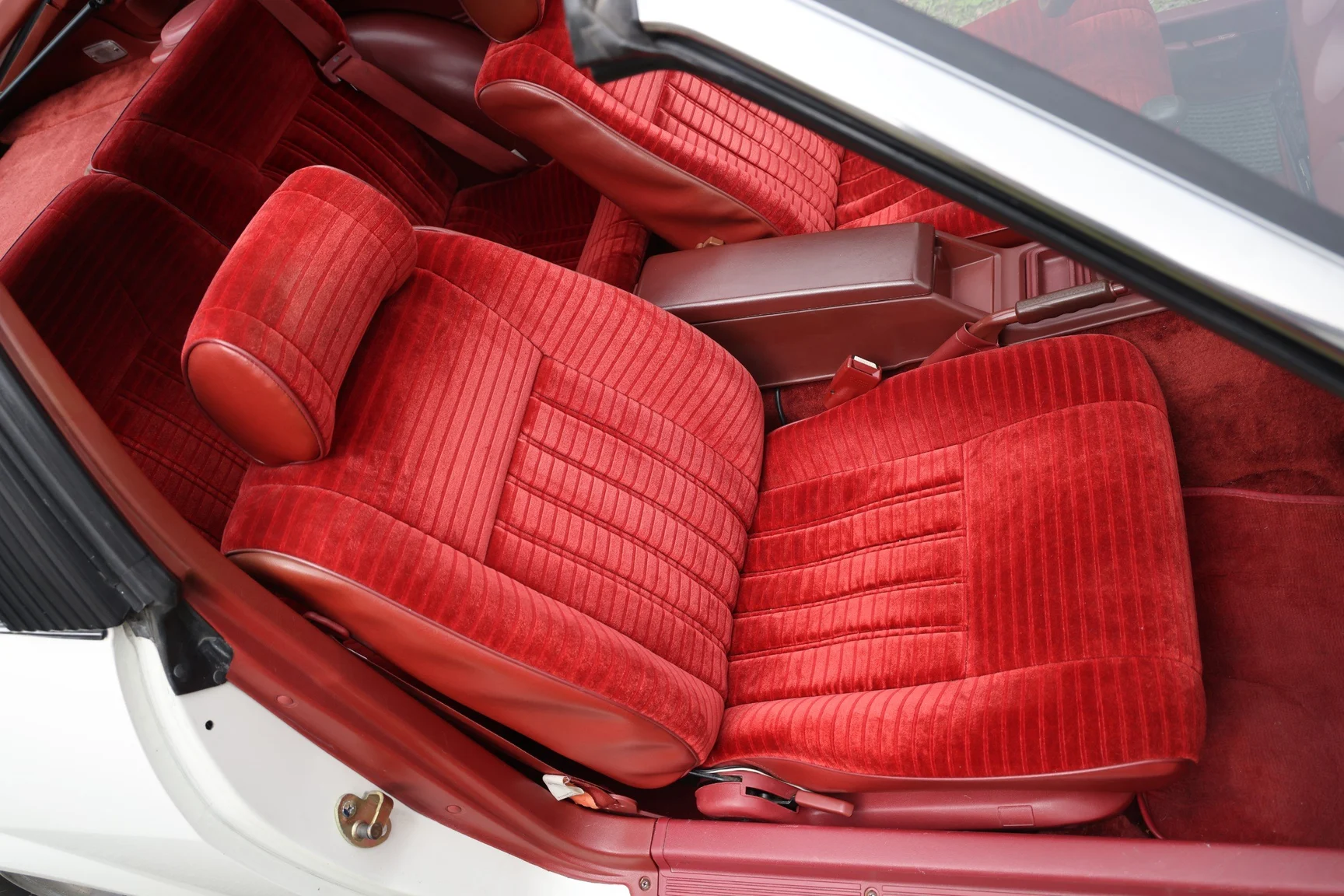 Interior image of 1983 Datsun 280ZX (15)