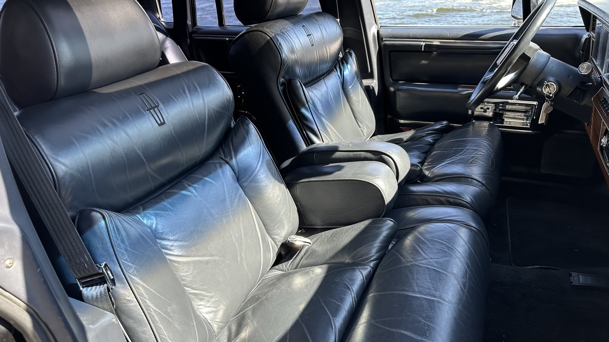 Interior image of 1988 Lincoln Town Car