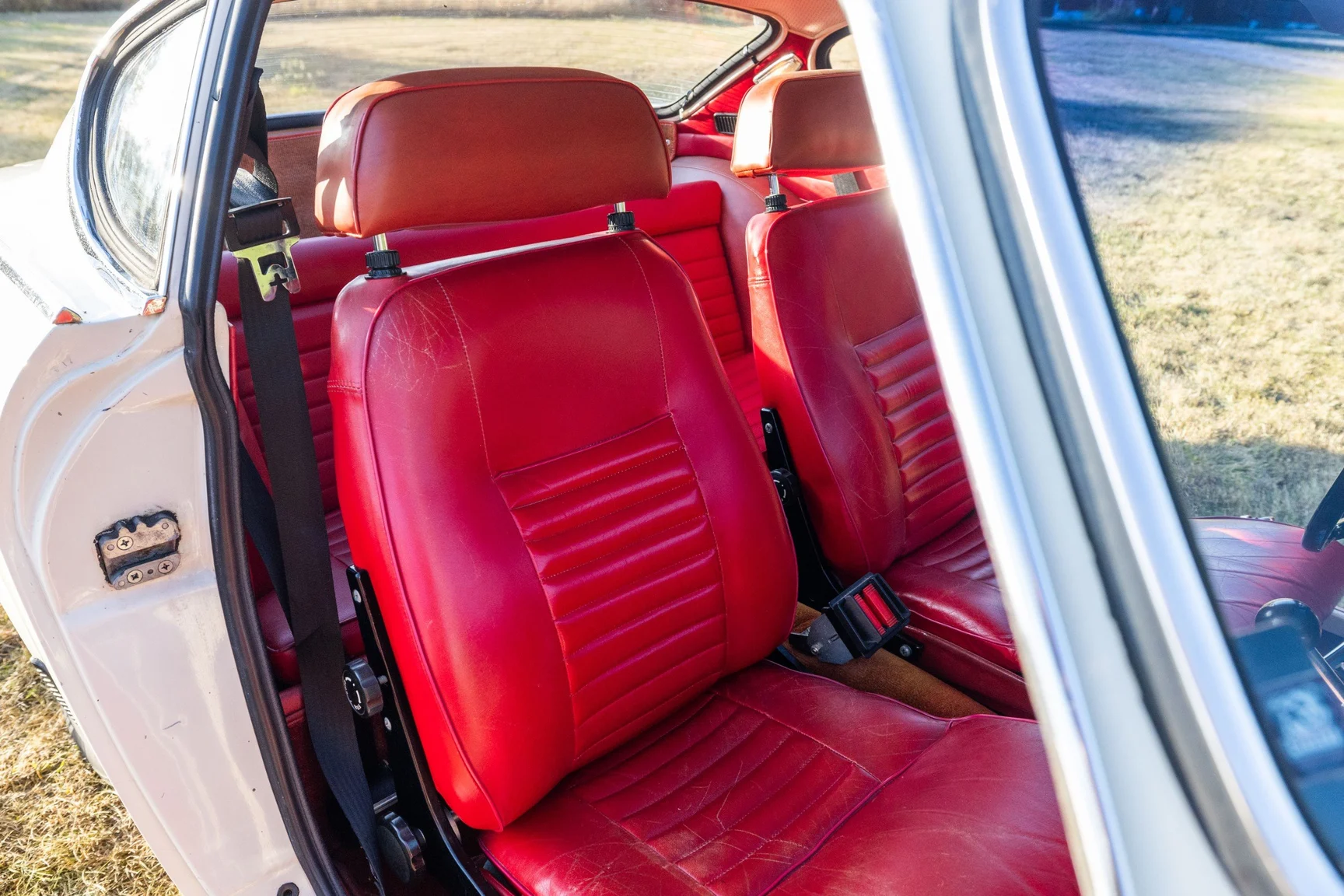 Interior image of 1970 Volvo 1800E (25)