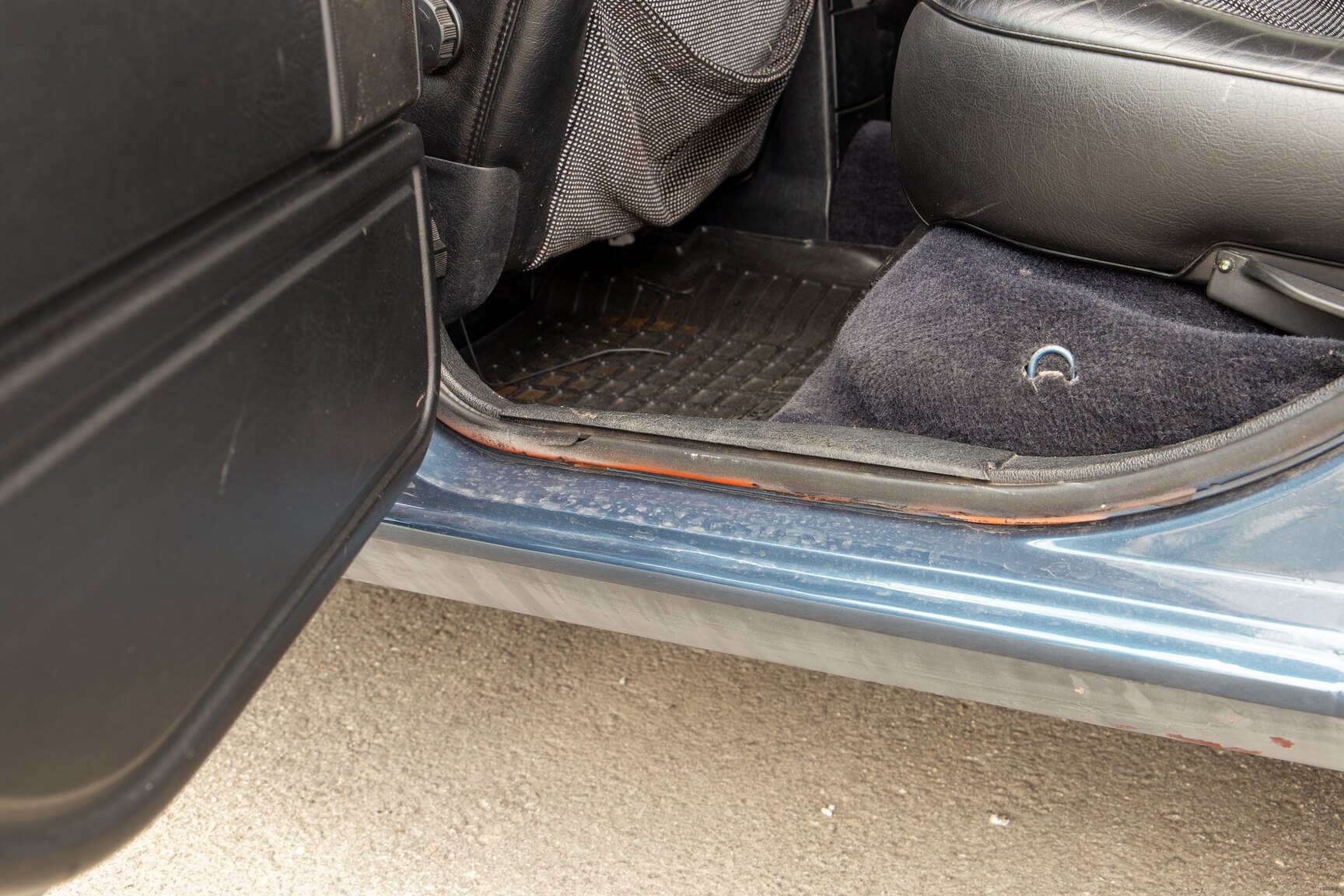 Interior image of 1990 Volvo 745 Turbo (39)