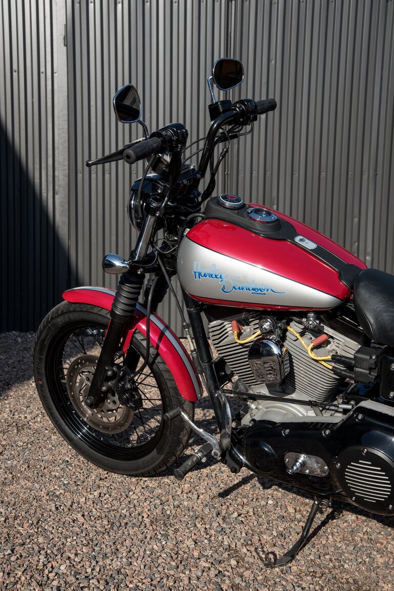 Exteriörbild på 2003 Harley Davidson Dyna Super Glide