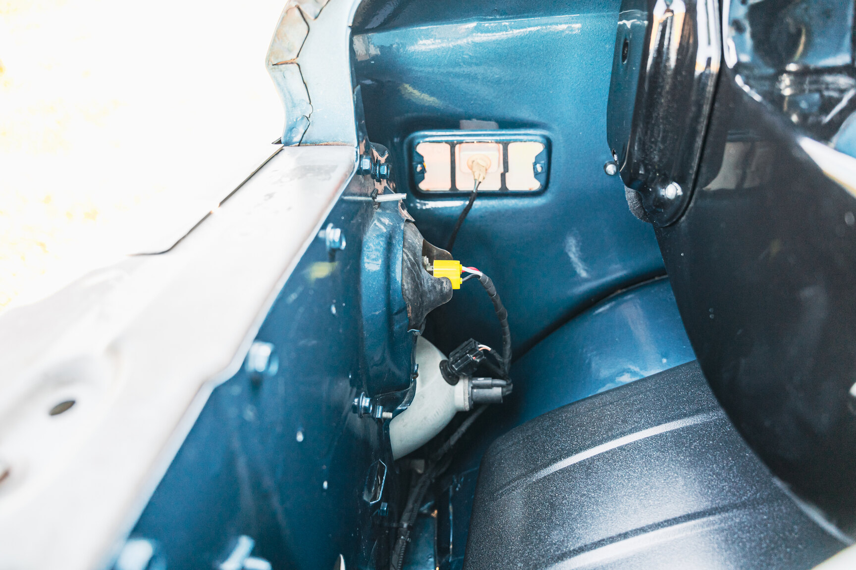 Image of 1978 Chevrolet G10 Sport Van mechanics