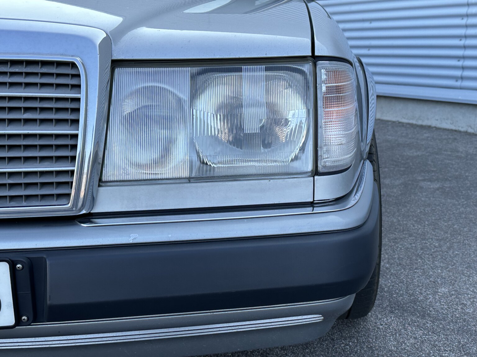 Exteriörbild på 1992 Mercedes-Benz 300 CE-24