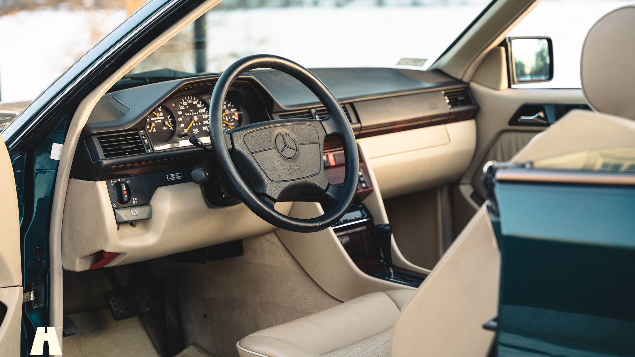 Innenraumfoto von 1995 Mercedes-Benz E320 Cabriolet 