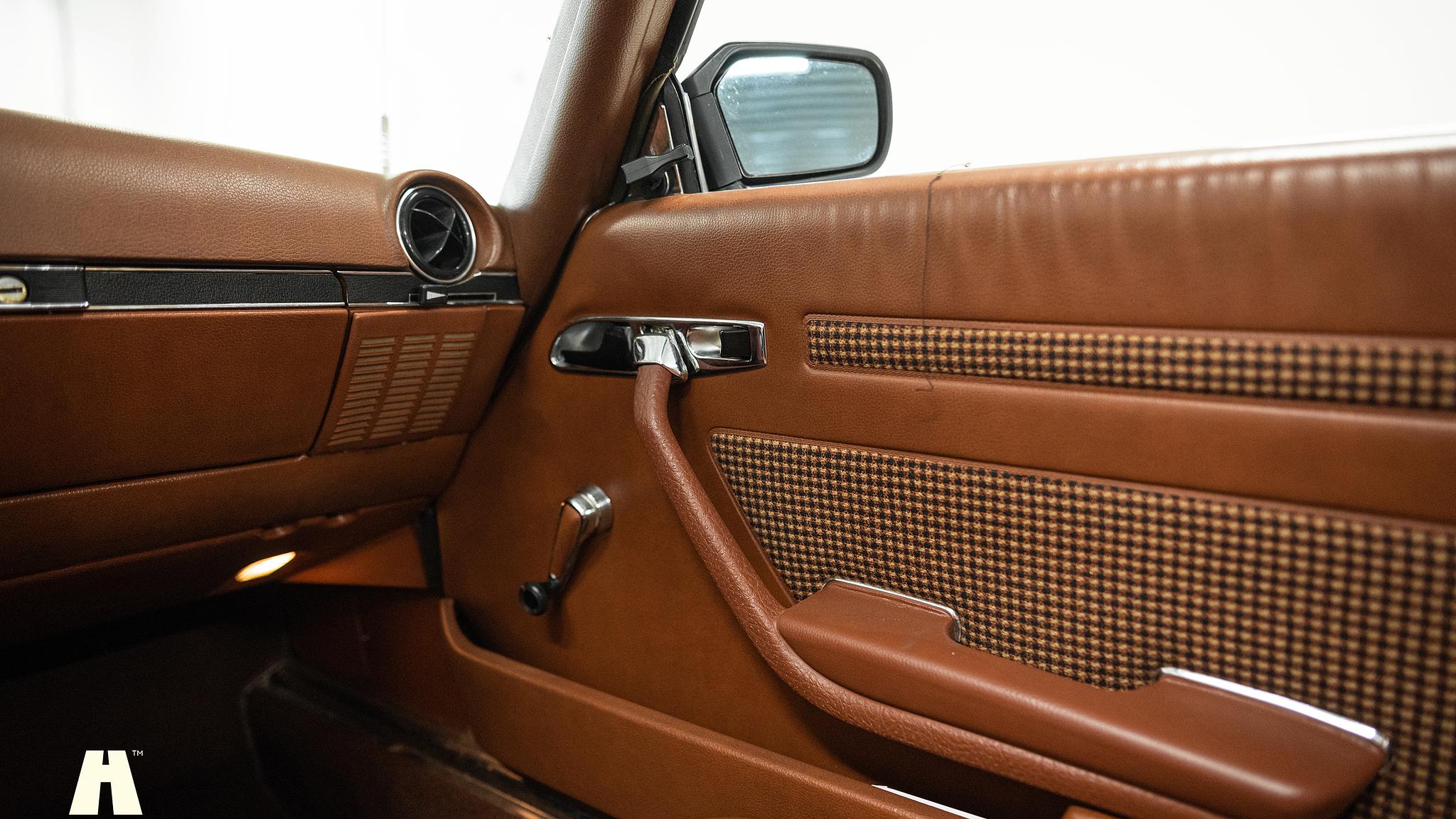 Interior image of 1975 Mercedes SL 350