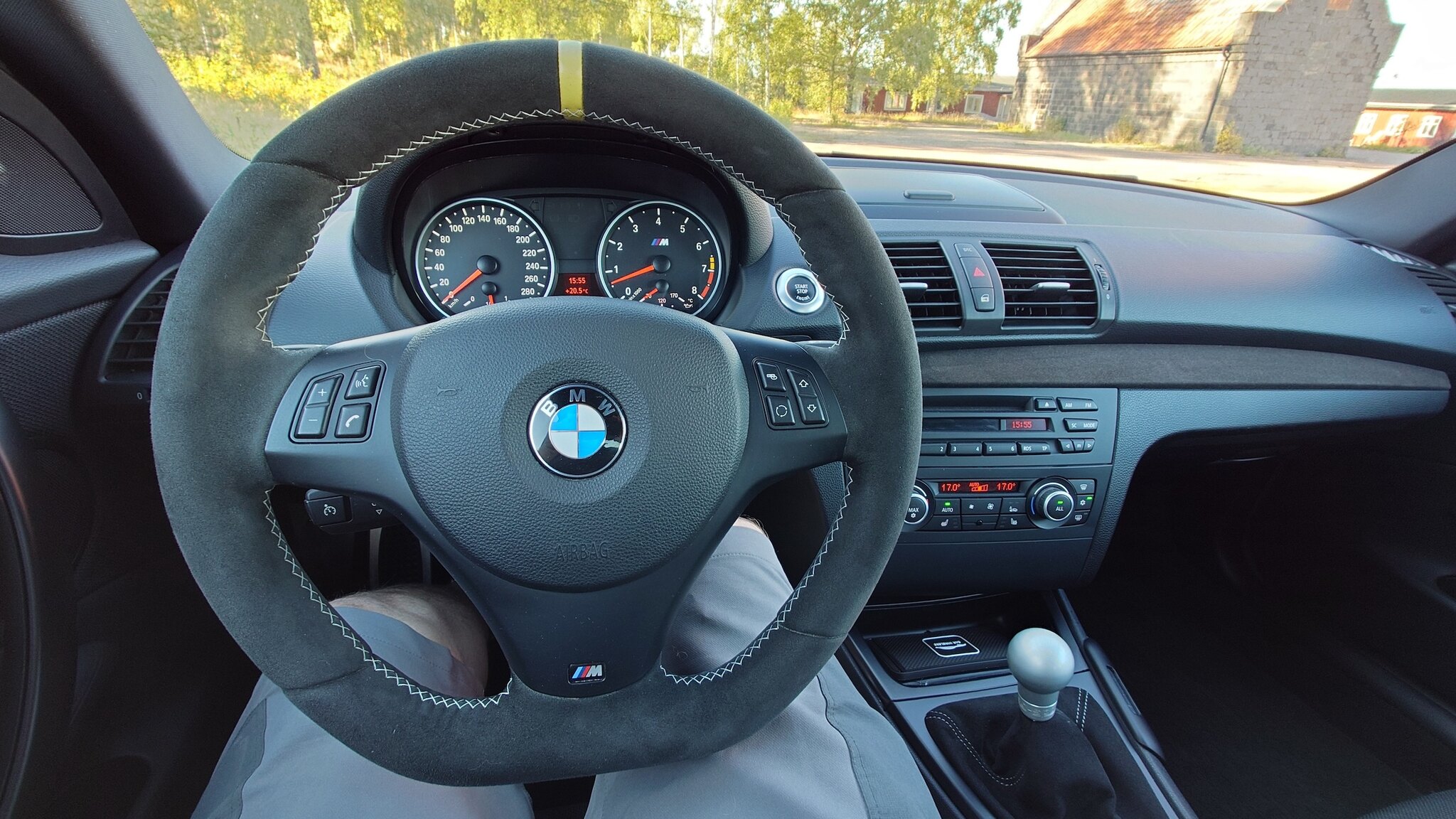 Interior image of 2011 BMW 135i Coupé 