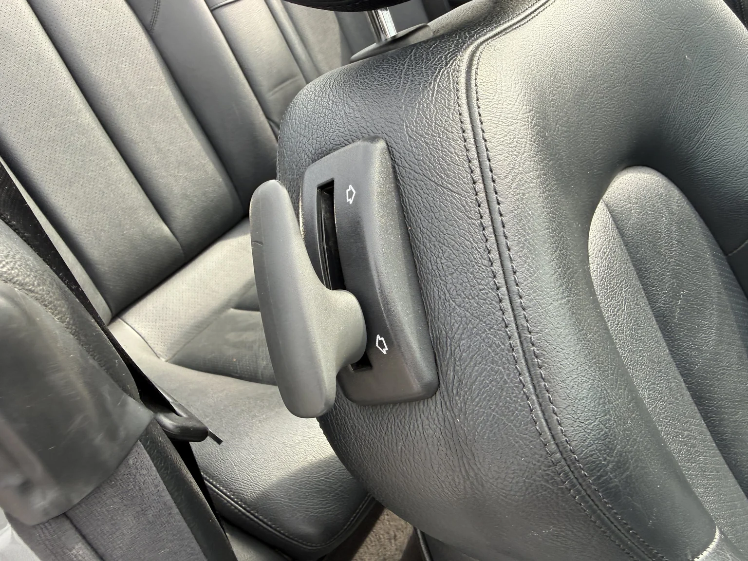Innenraumfoto von 2001 MERCEDES-BENZ CLK 230 Kompressor Cabriolet (48)