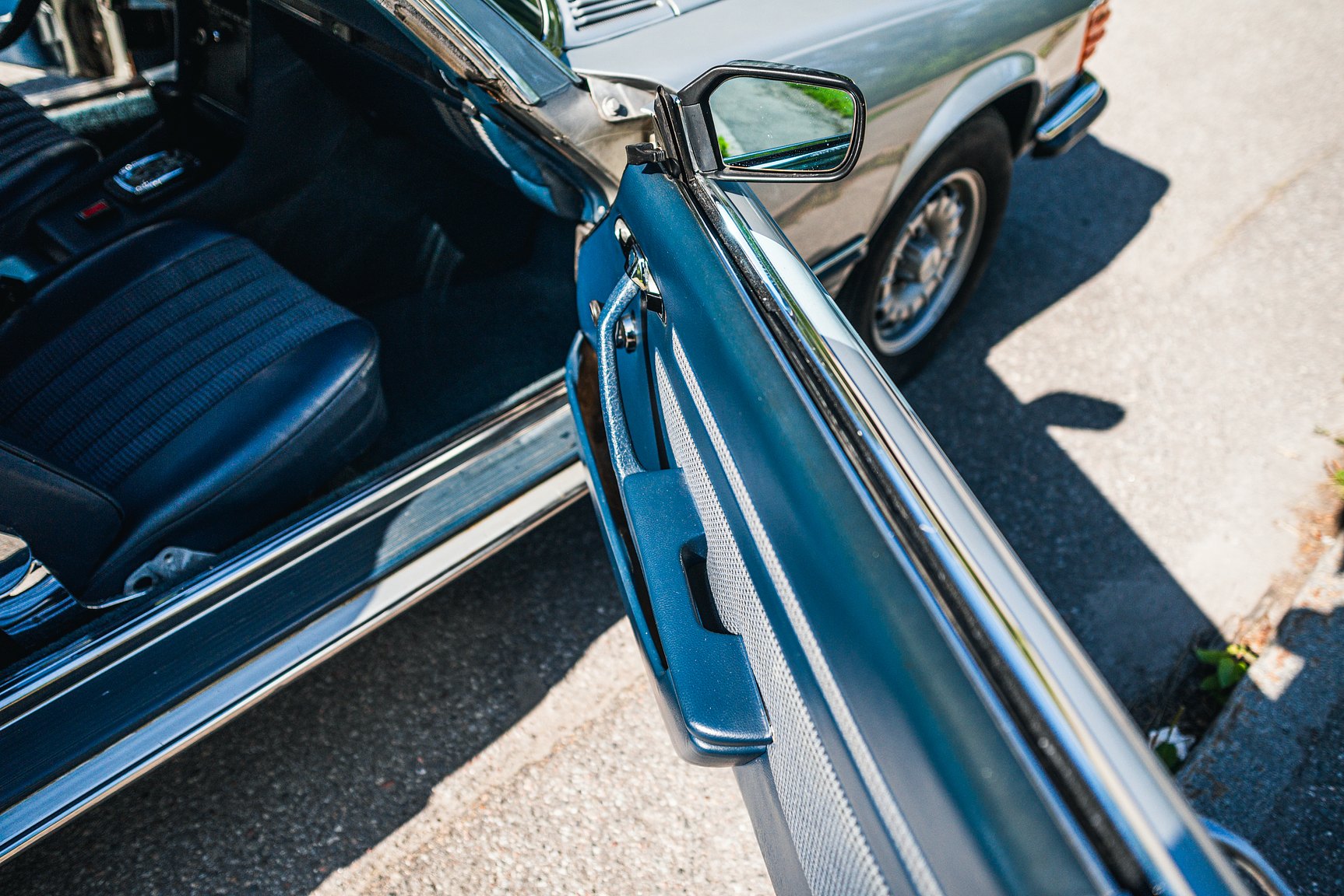 Interior image of 1972 Mercedes-Benz 350 SL
