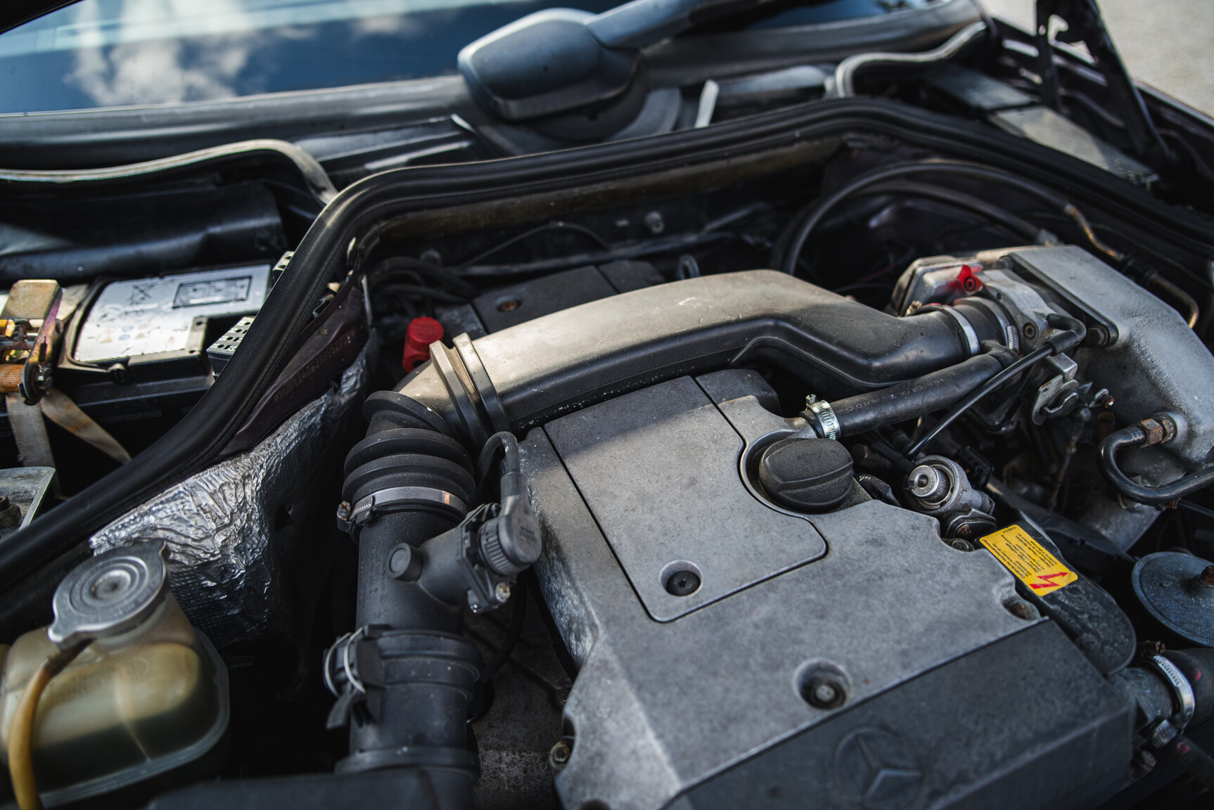 Image of 1993 Mercedes-Benz E 220 mechanics