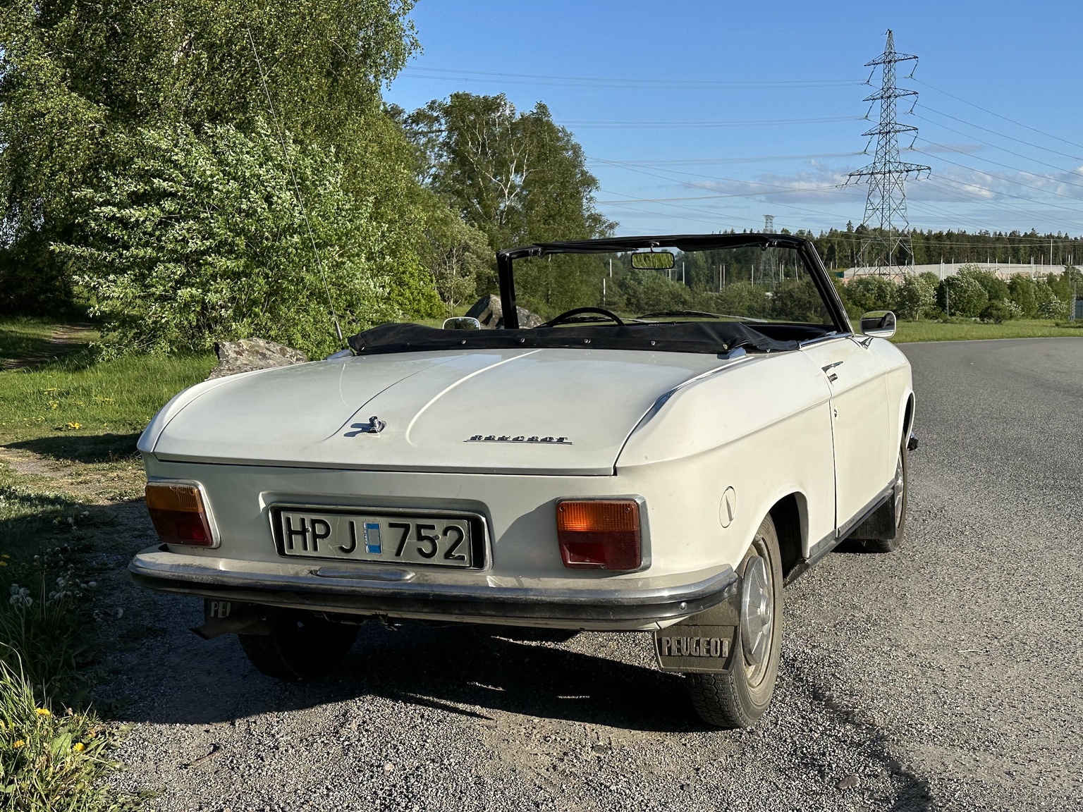 Exterior image of 1970 Peugeot 304 Cabriolet