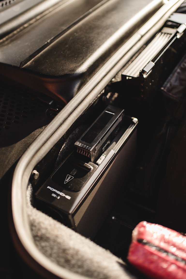 Interior image of 1998 Porsche 996 Carrera 