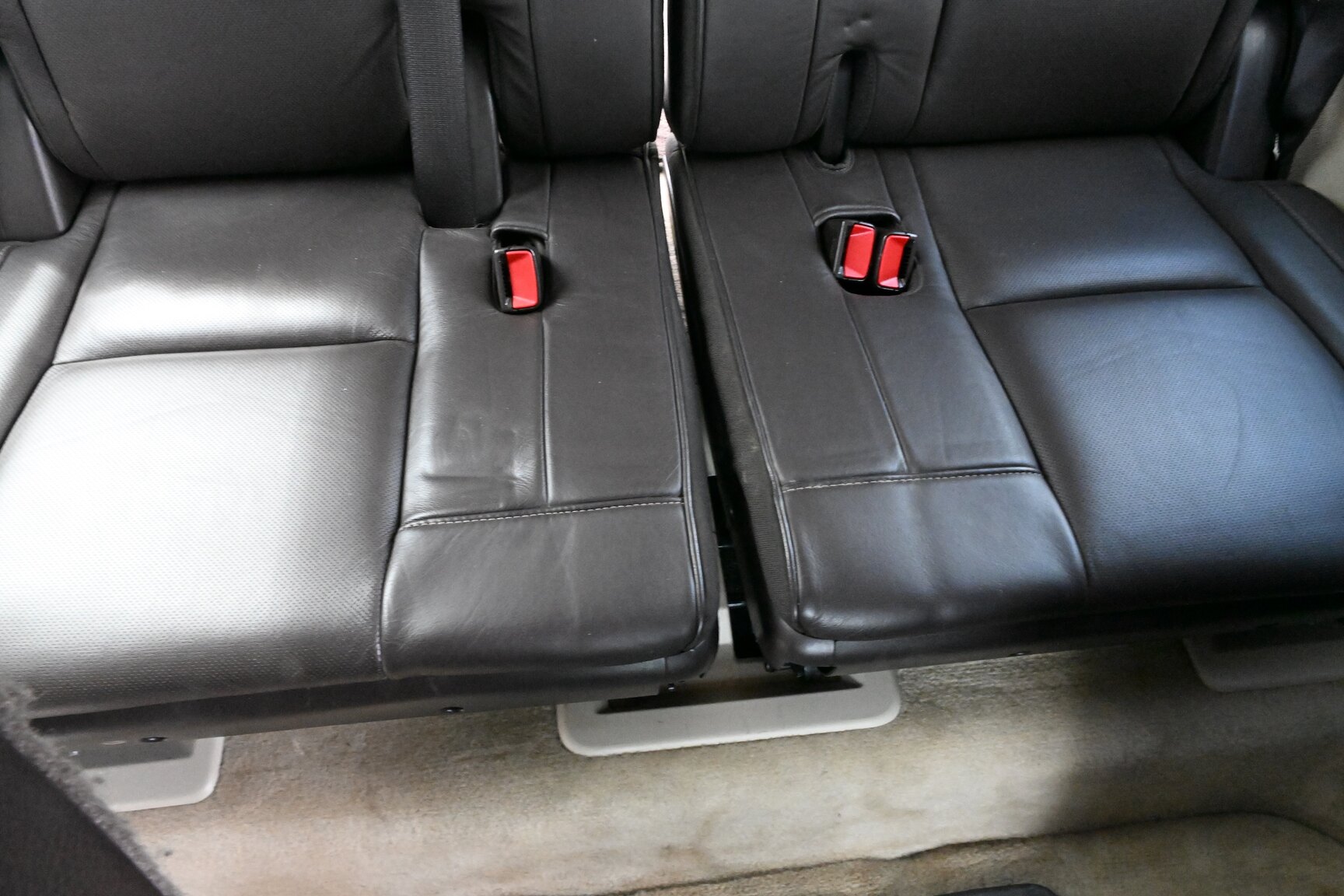 Interior image of 2010 Cadillac Escalade ESV 6.2 Flexfuel