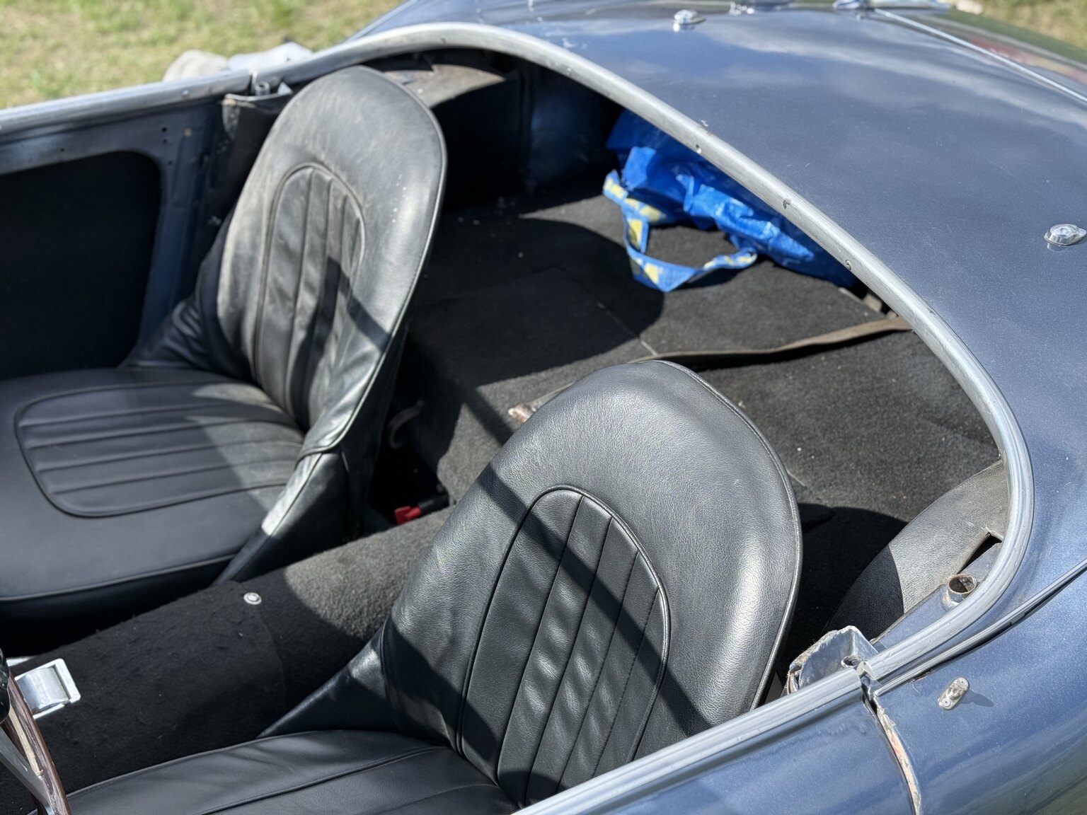 Interior image of 1958 Austin-Healey 100-6