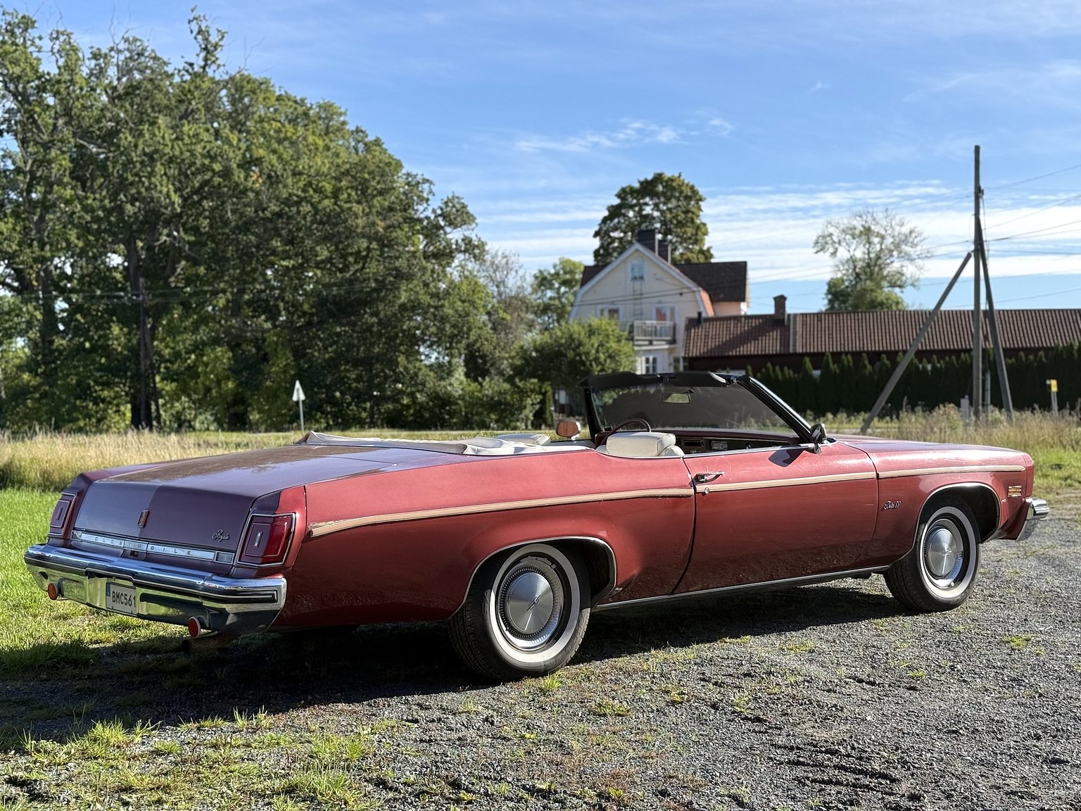 Exteriörbild på 1975 Oldsmobile Delta 88