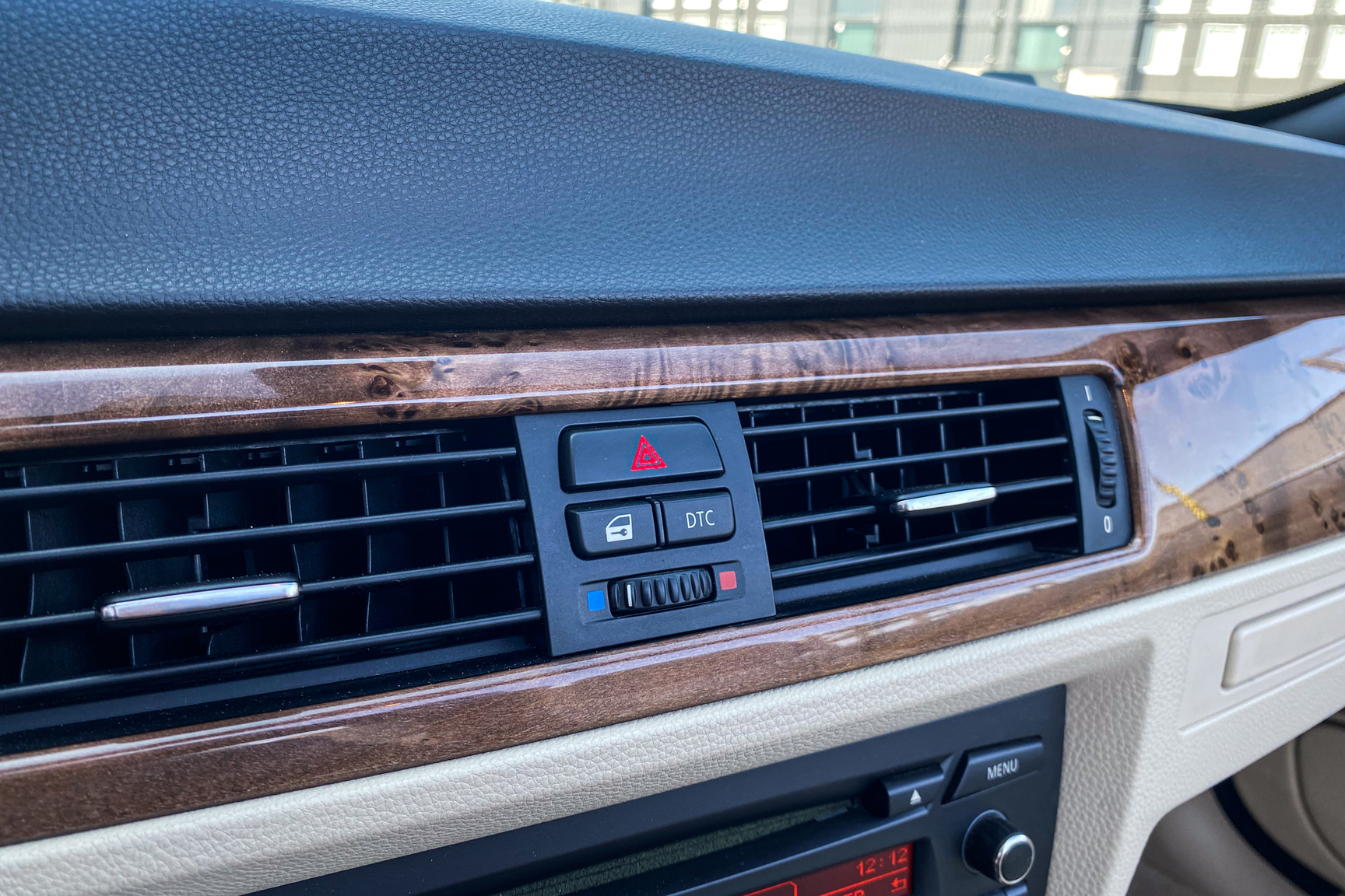 Innenraumfoto von 2007 BMW 335i Cabriolet (24)