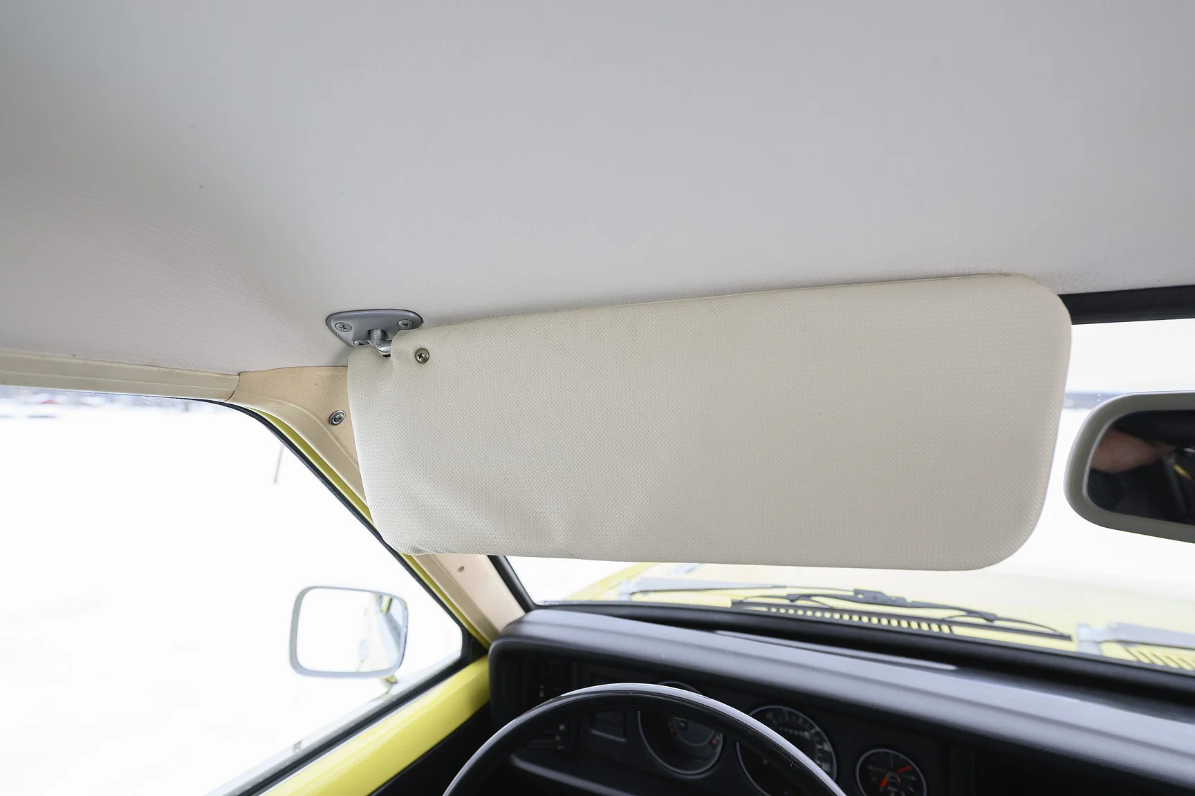 Interiörbild 1975 Toyota Corolla KE30 (33)