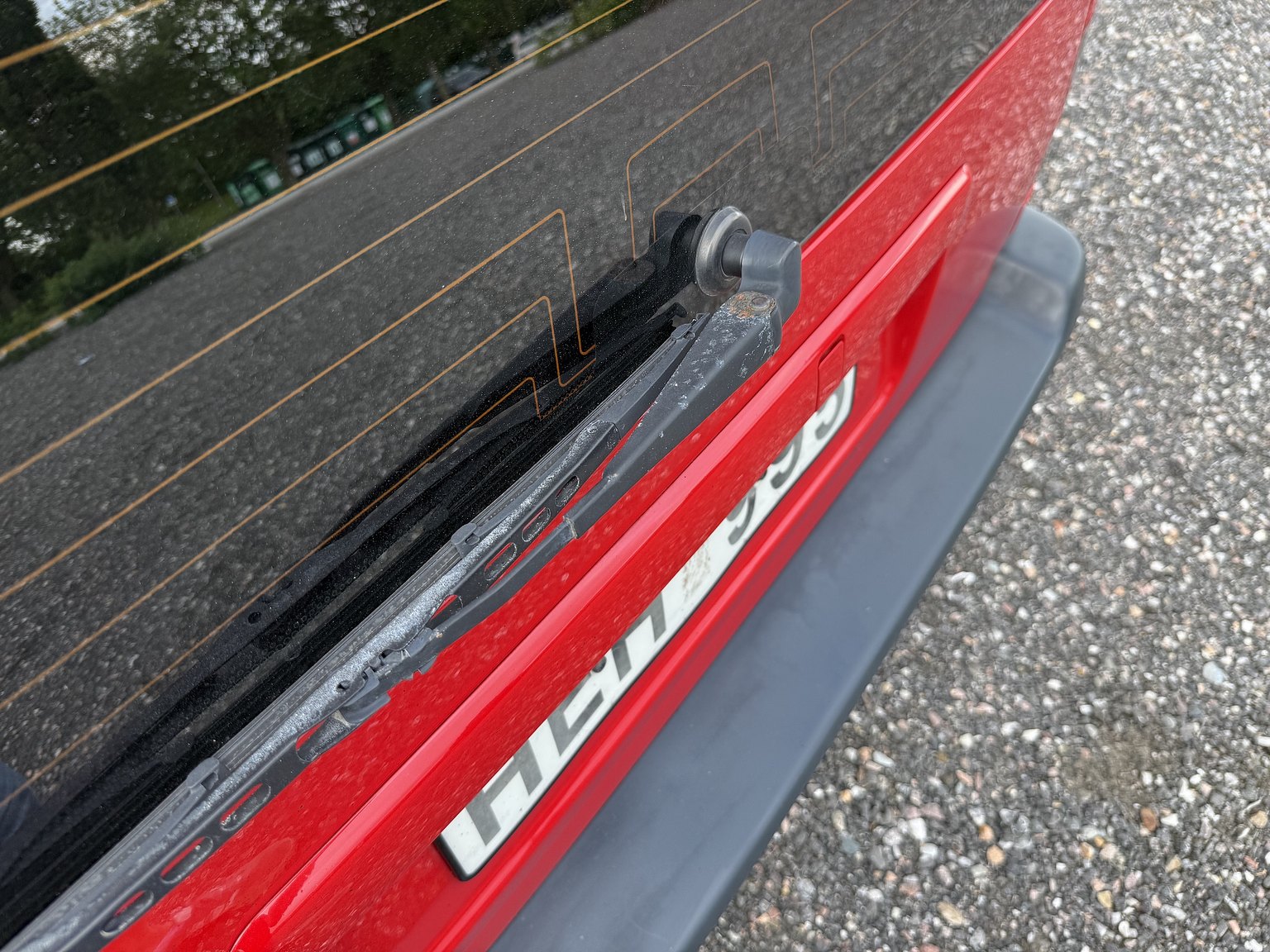 Exterior image of 1996 Volvo 850 R "T-Röd"