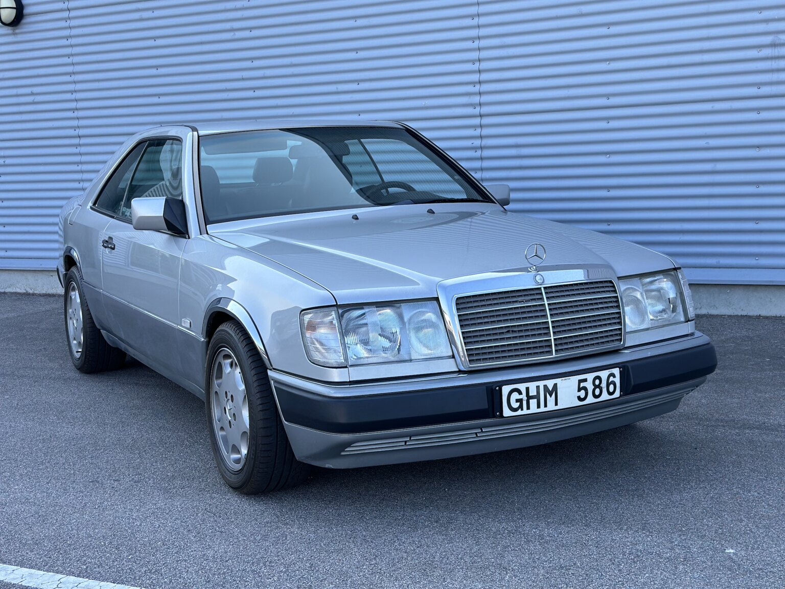 Exteriörbild på 1992 Mercedes-Benz 300 CE-24